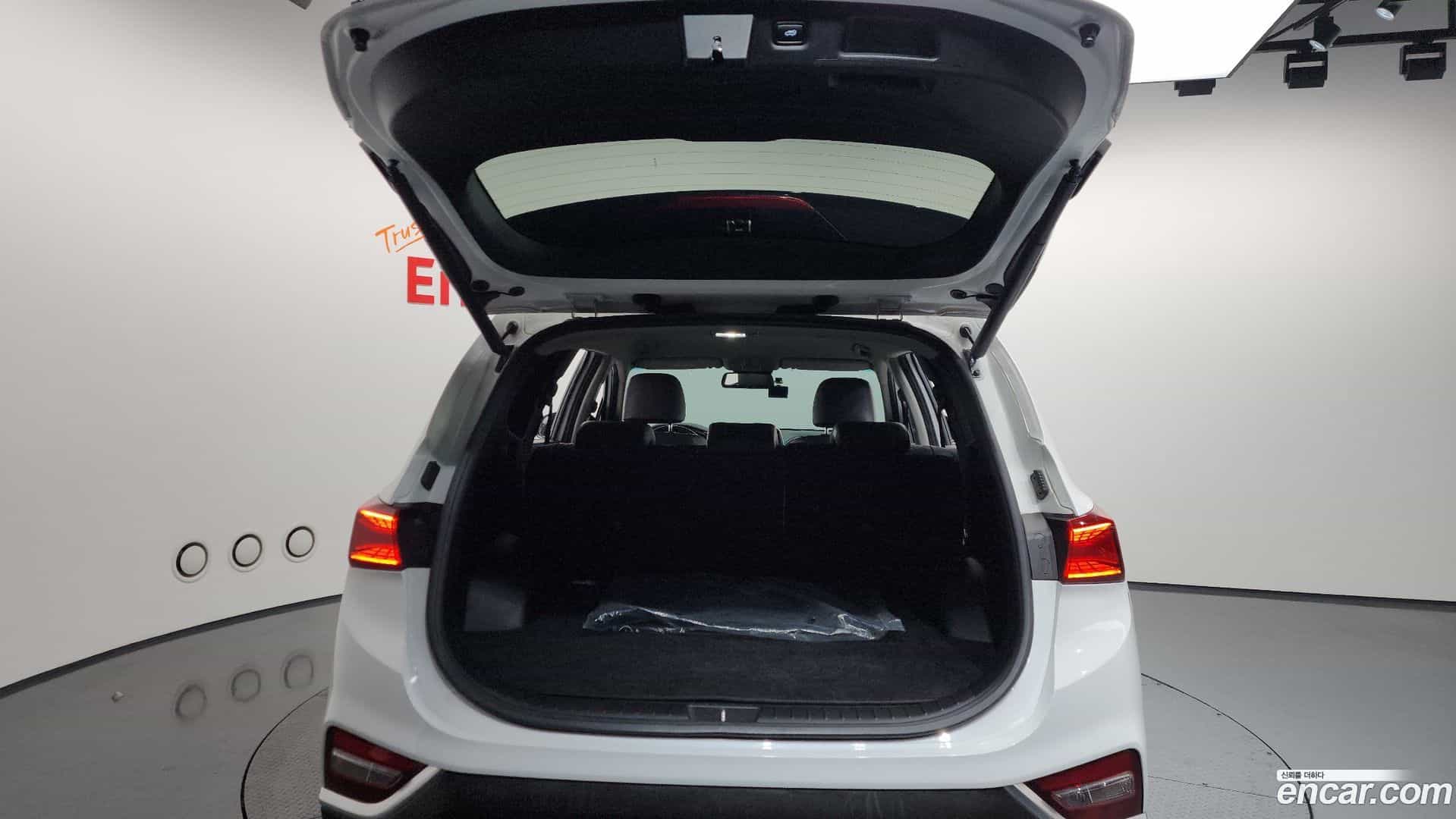 Santafe Hyundai 2019.6-OPTION-024