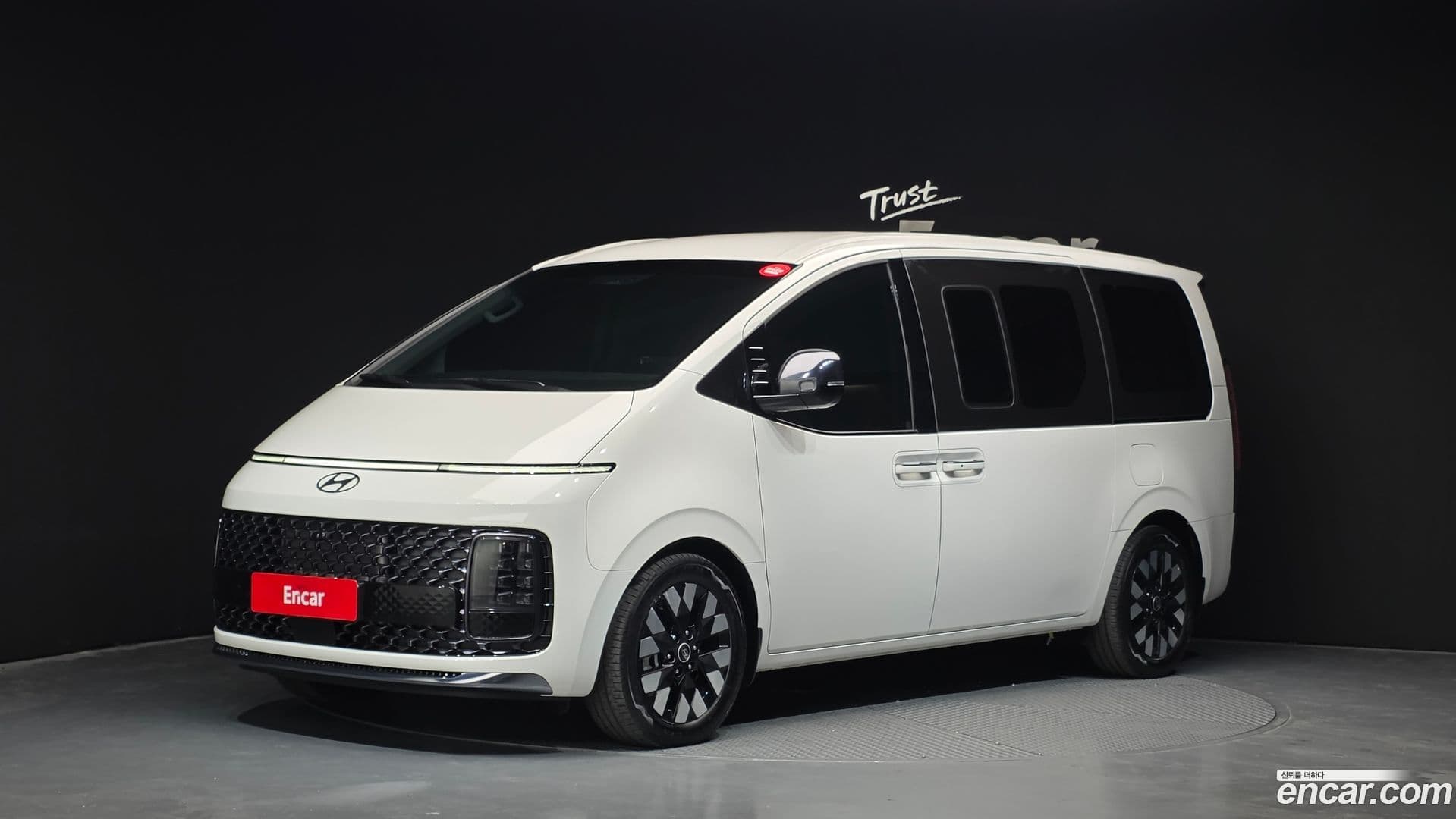 Main__Slider__Photo:Staria Hyundai 2025.1-0
