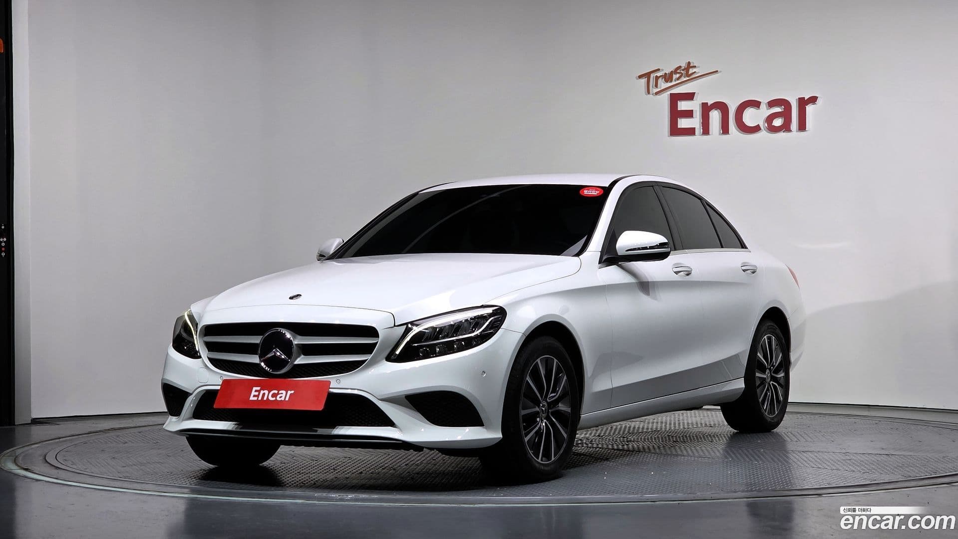 Main__Slider__Photo:C-Class Mercedes-Benz 2019.10-0