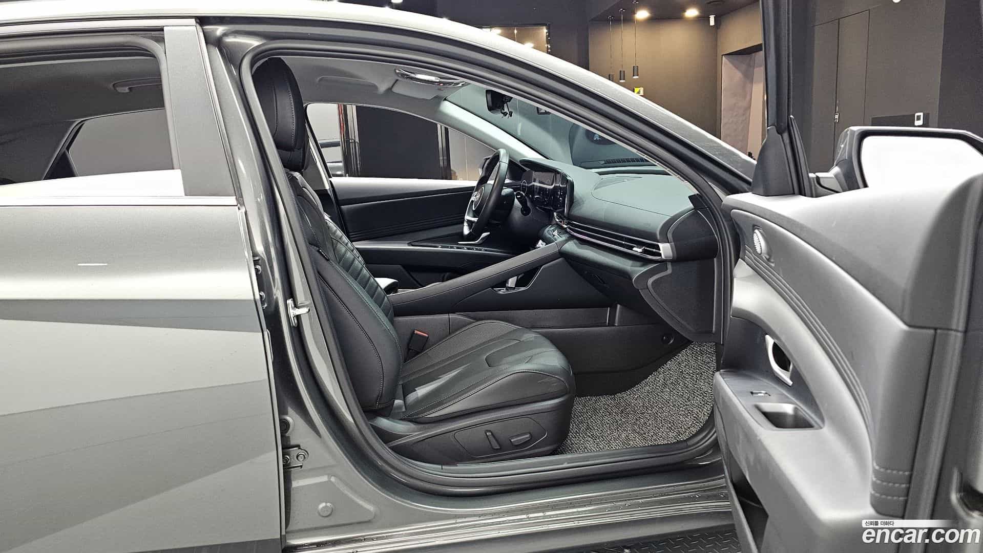 AVANTE Hyundai 2023.11-OPTION-016
