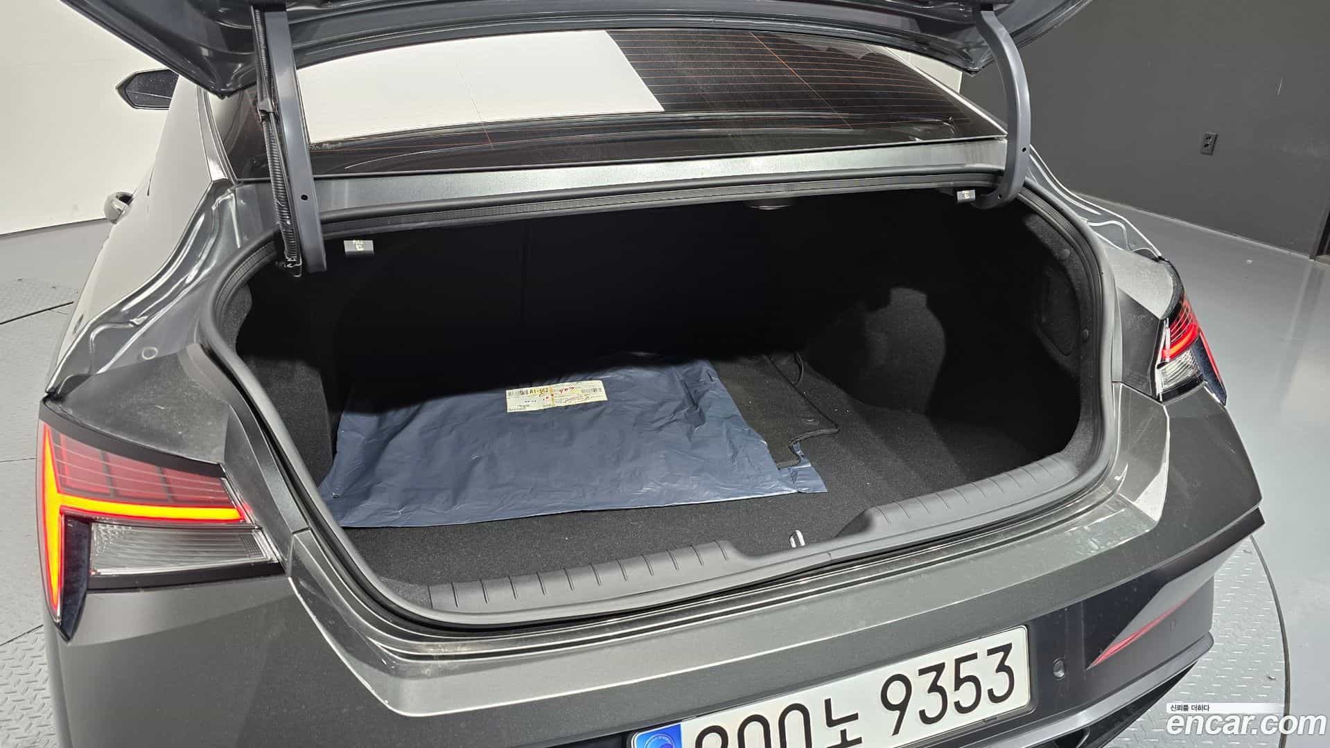 AVANTE Hyundai 2023.11-OPTION-024