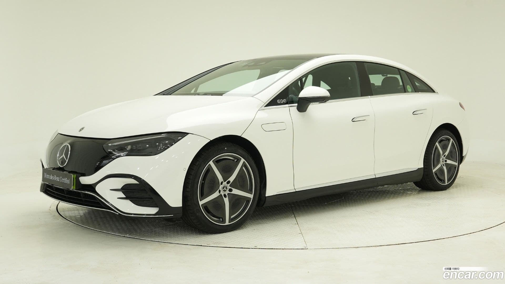 Main__Slider__Photo:EQE Mercedes-Benz 2023.11-0