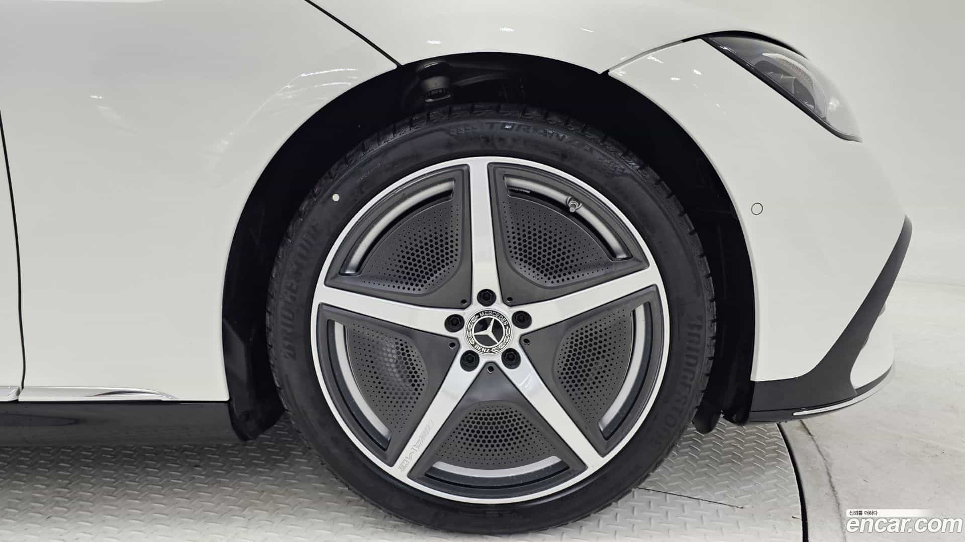 EQE Mercedes-Benz 2023.11-OUTER-005