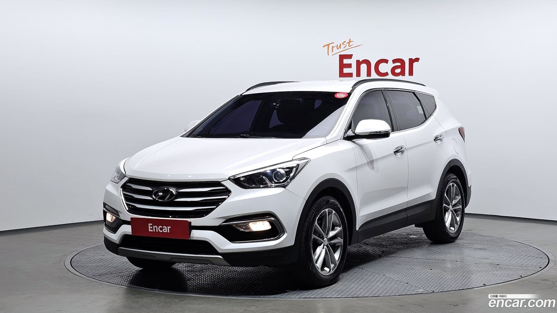 Main__Slider__Photo:Santafe Hyundai 2016.4-0
