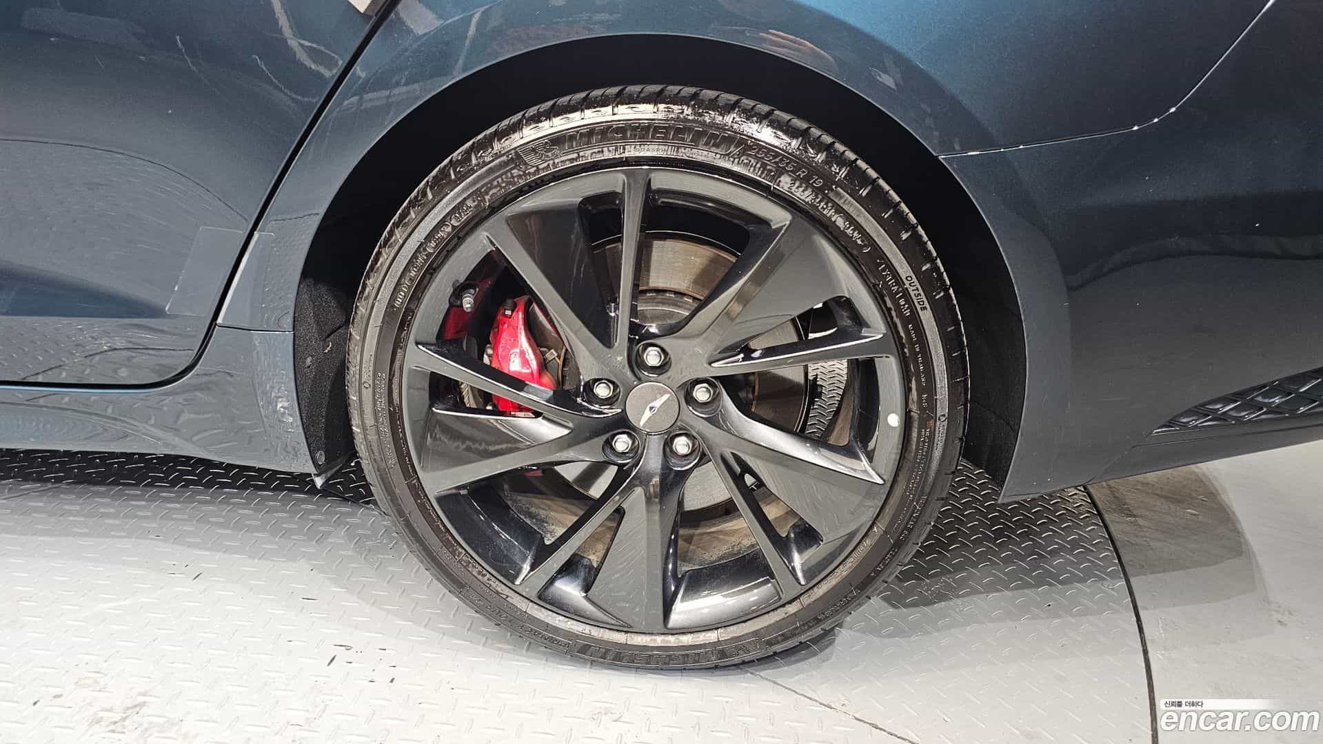 G70 Genesis 2023.0-OUTER-005