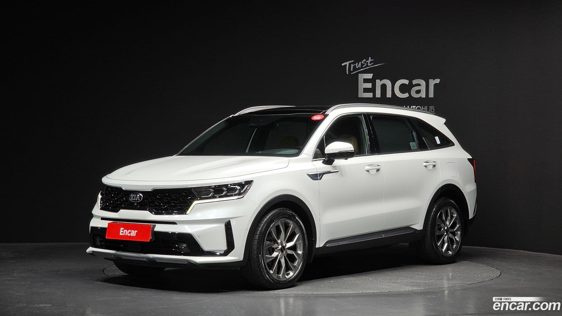 Main__Slider__Photo:Sorento Kia 2020.3-0
