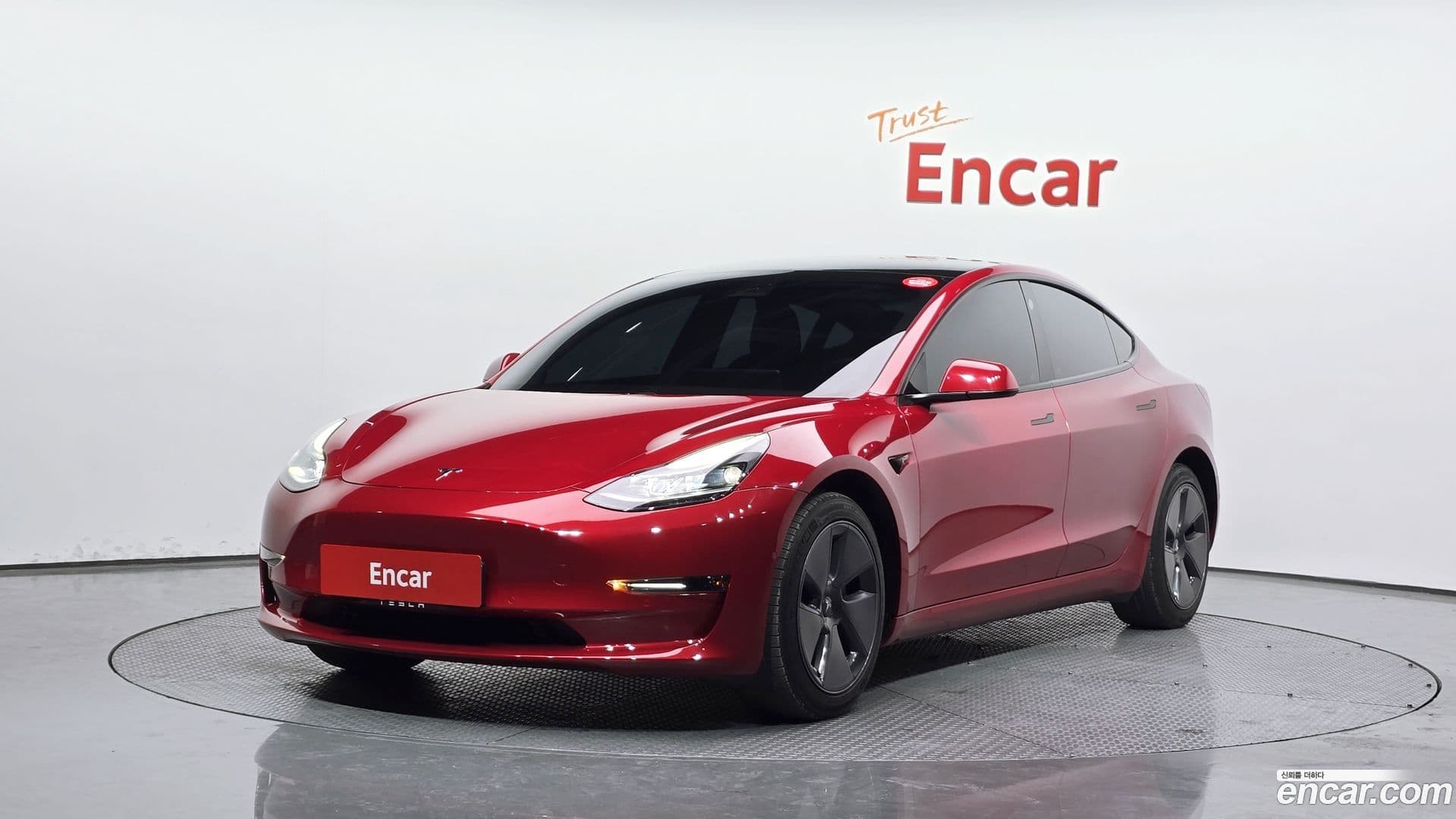 Main__Slider__Photo:Model 3 Tesla 2021.10-0