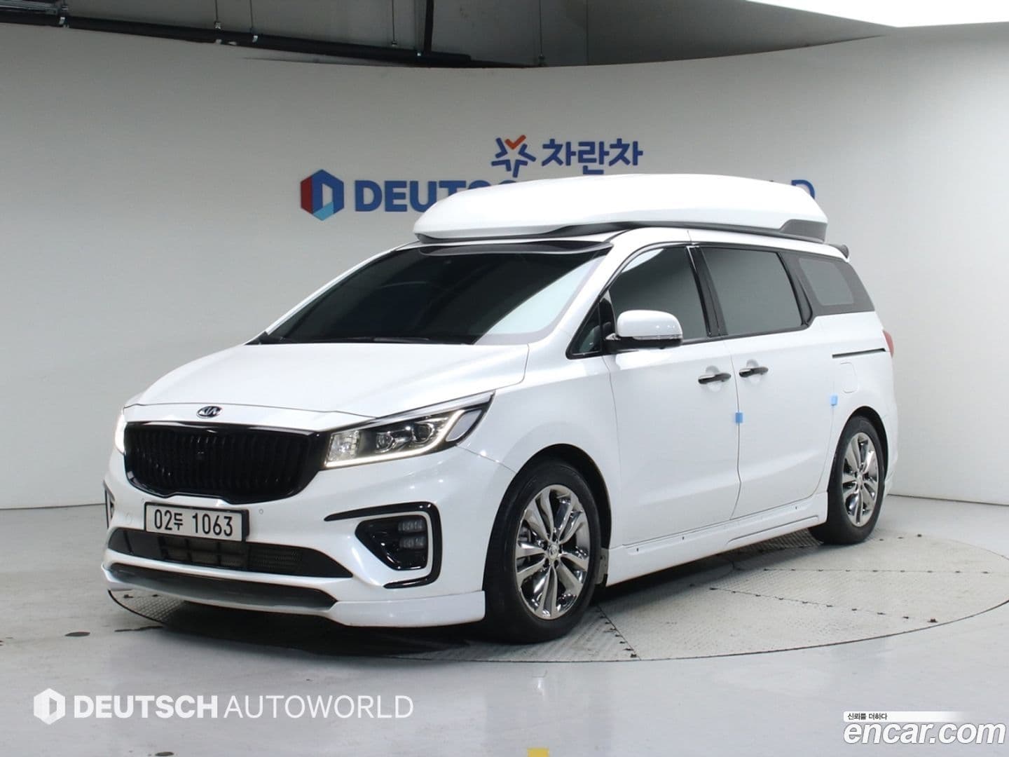 Main__Slider__Photo:Canival Kia 2019.3-0