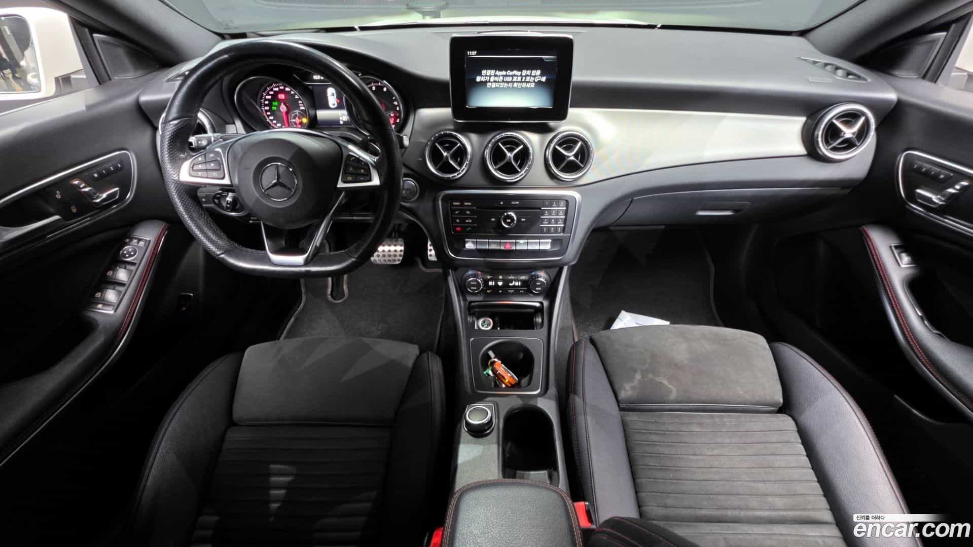 CLA-Class Mercedes-Benz 2018.9-INNER-007