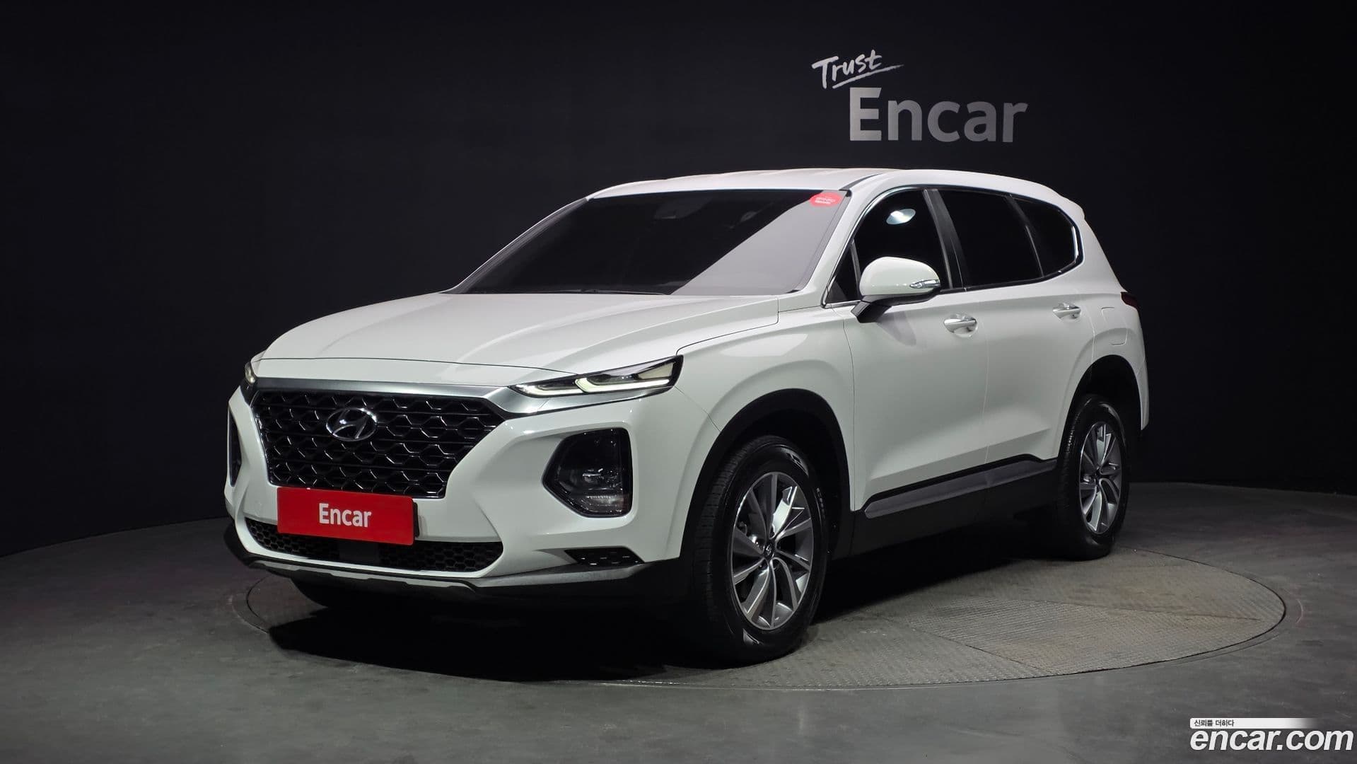 Main__Slider__Photo:Santafe Hyundai 2020.2-0