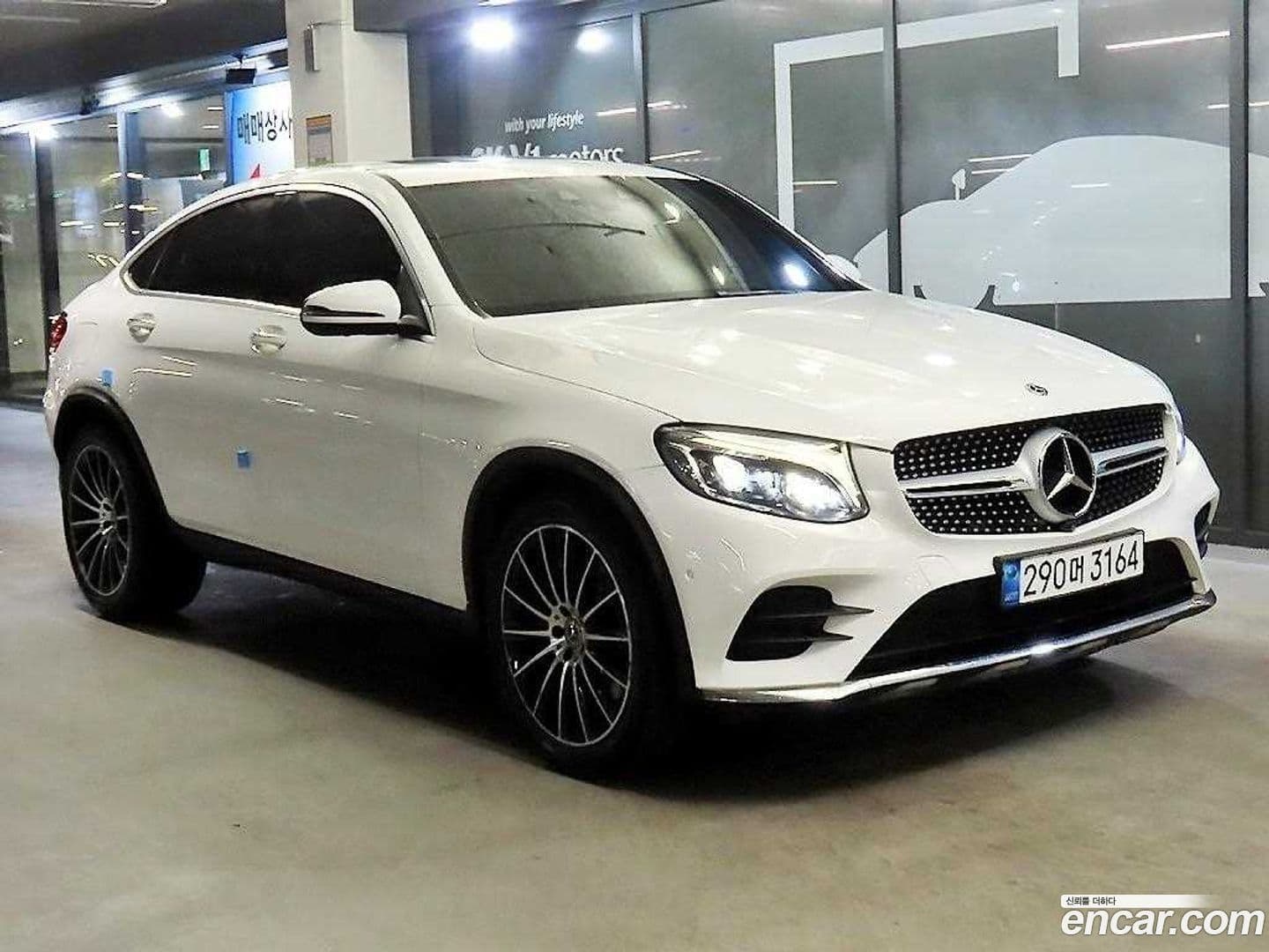 Main__Slider__Photo:GLC-Class Mercedes-Benz 2019.6-0