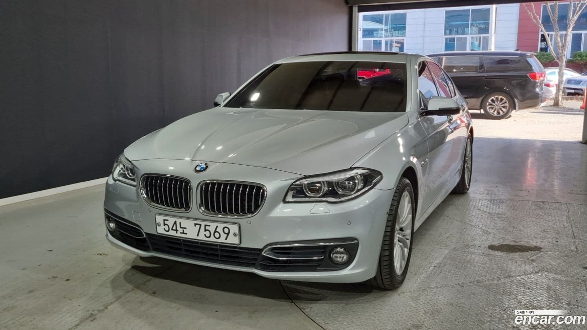 Main__Slider__Photo:5-Series BMW 2015.6-0