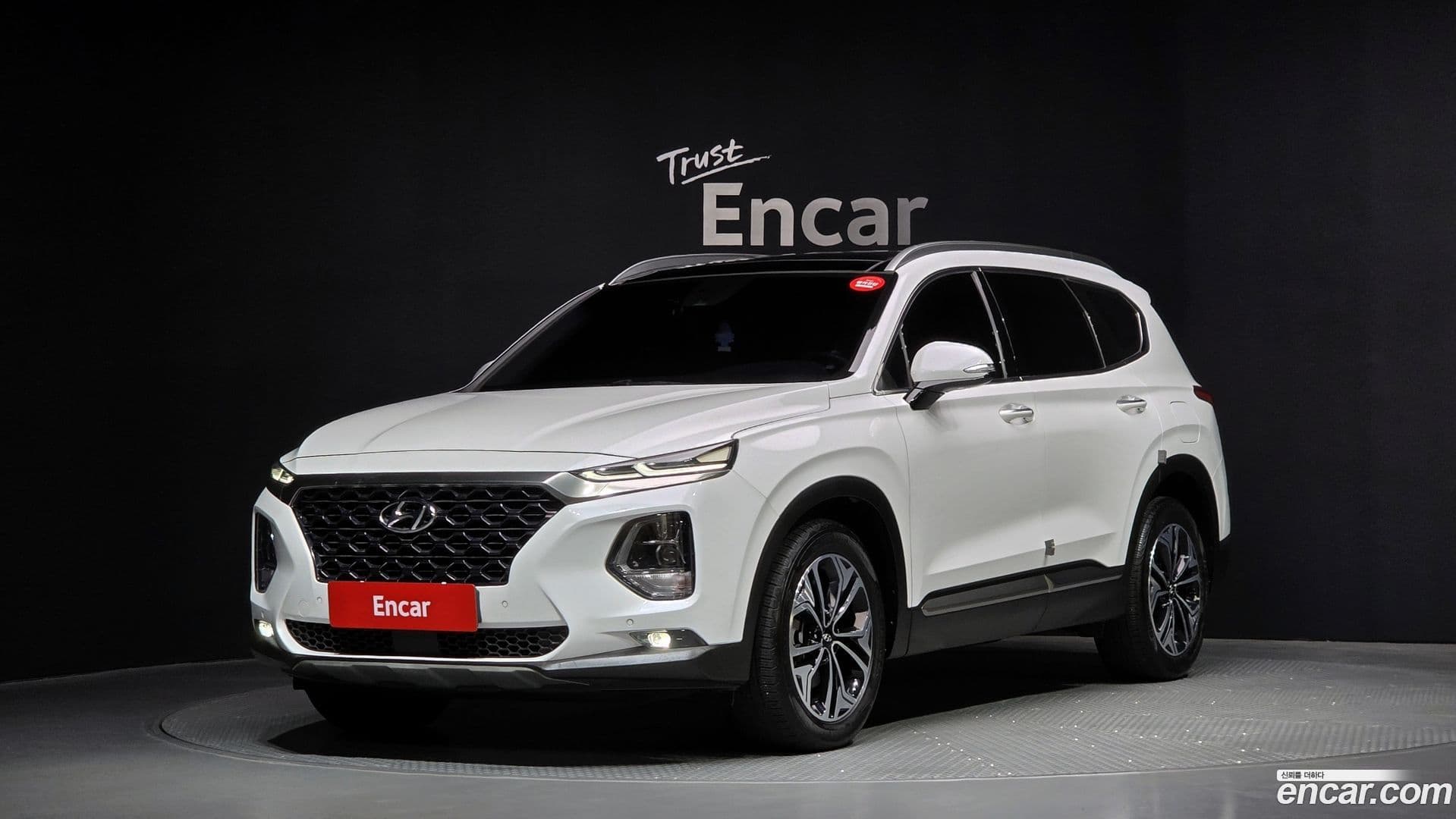 Main__Slider__Photo:Santafe Hyundai 2018.9-0