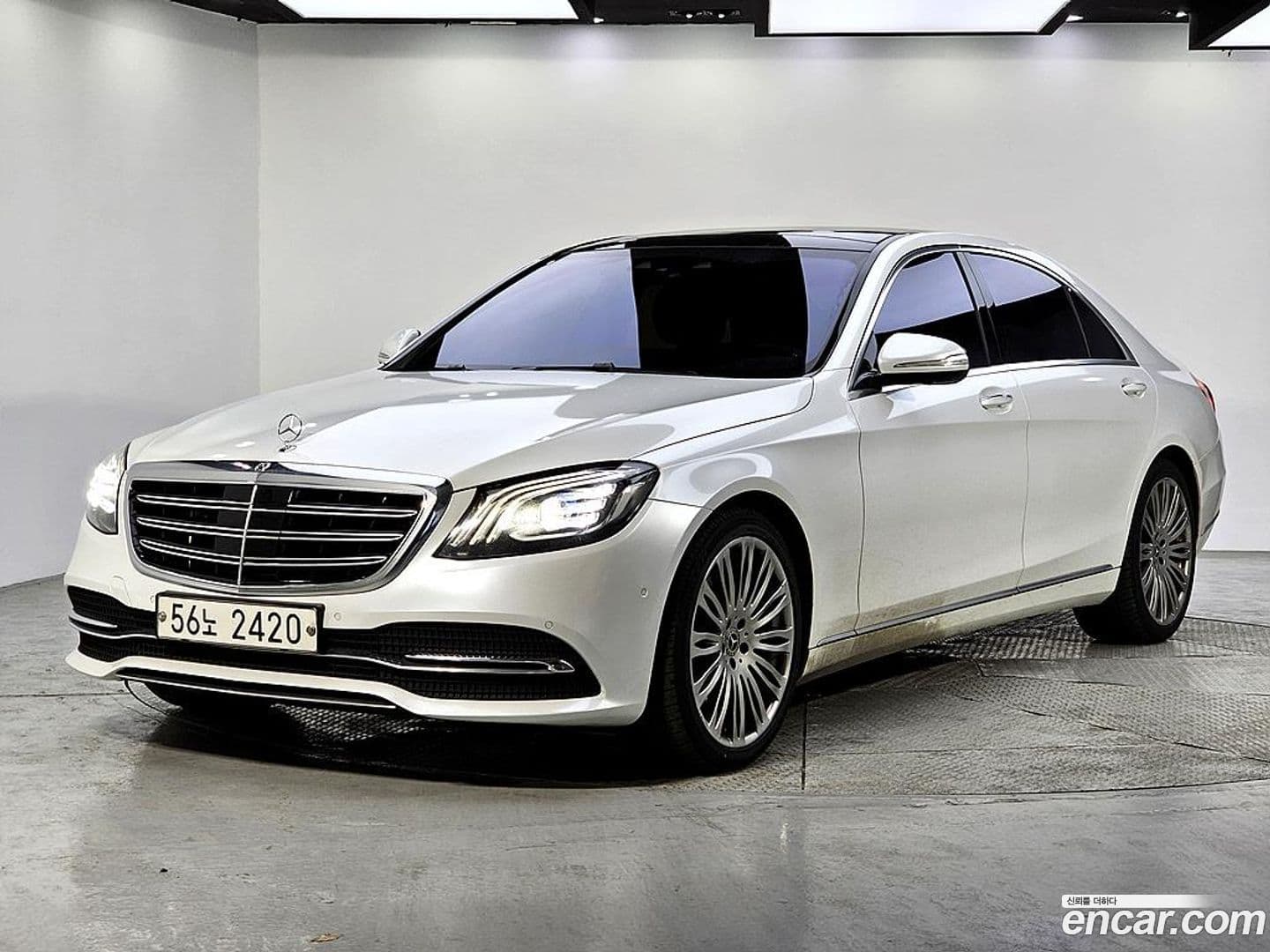 Main__Slider__Photo:S-Class Mercedes-Benz 2017.11-0