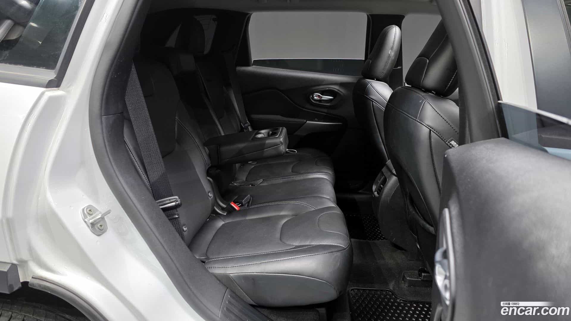 Cherokee Jeep 2022.10-OPTION-016