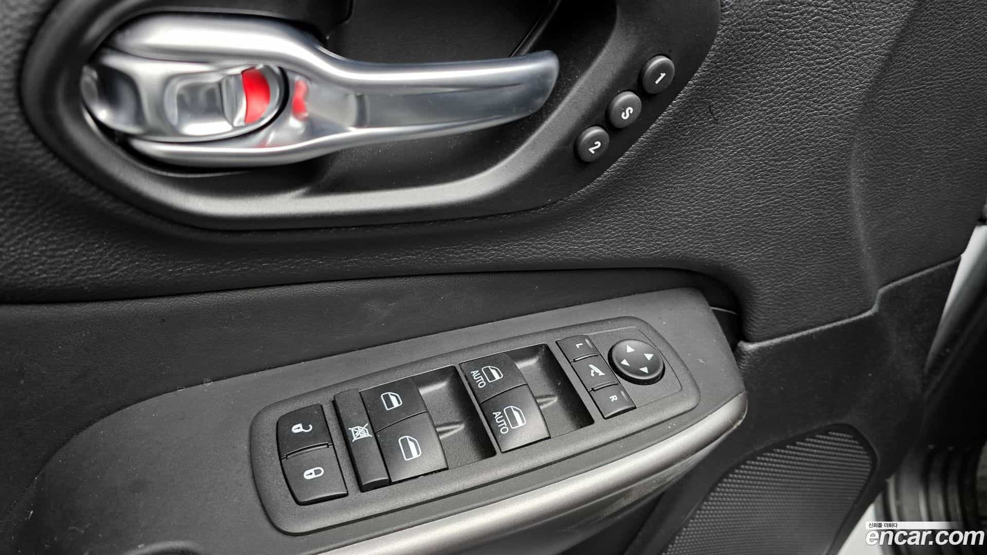 Cherokee Jeep 2022.10-OPTION-018