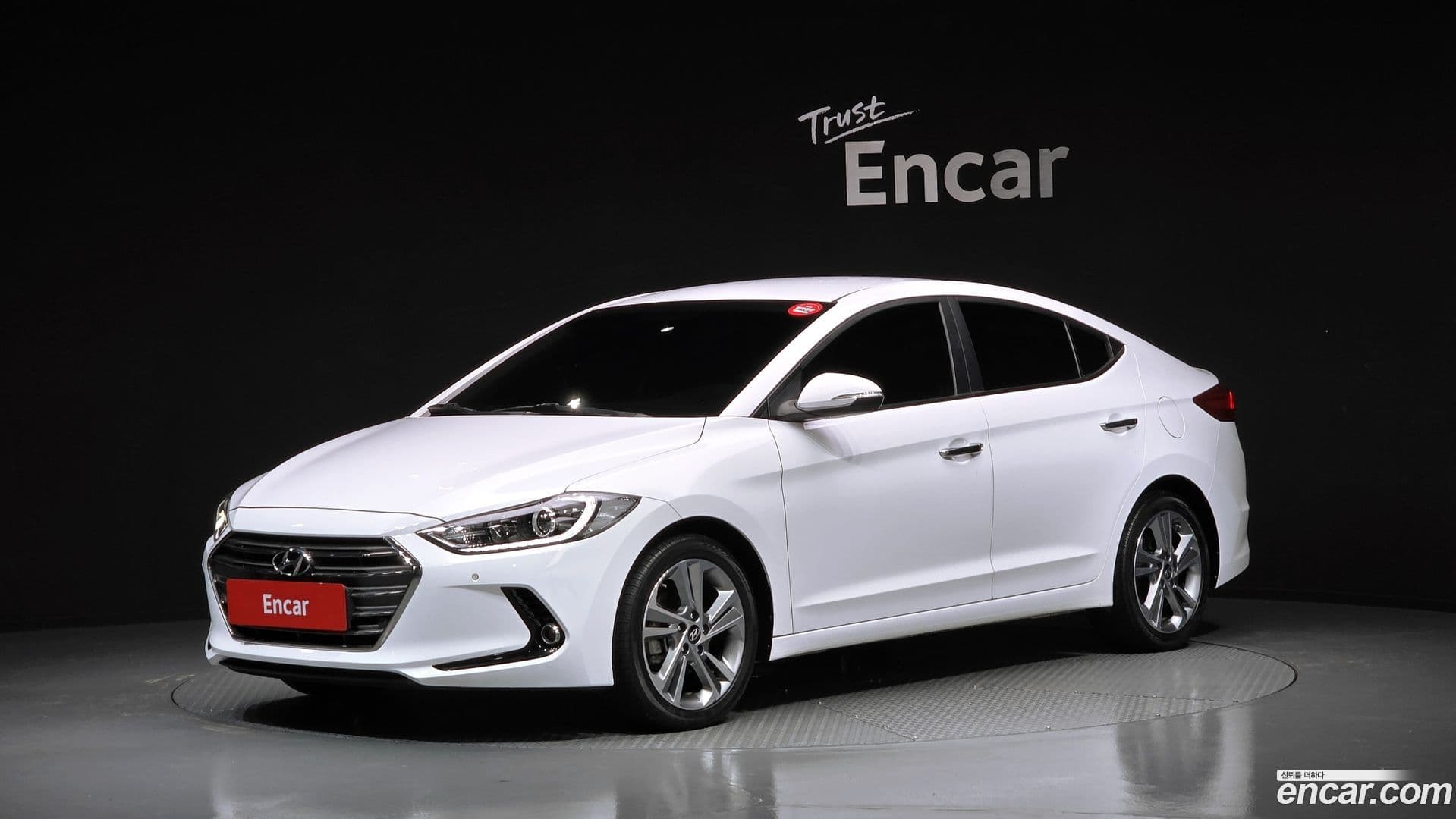Main__Slider__Photo:AVANTE Hyundai 2016.10-0