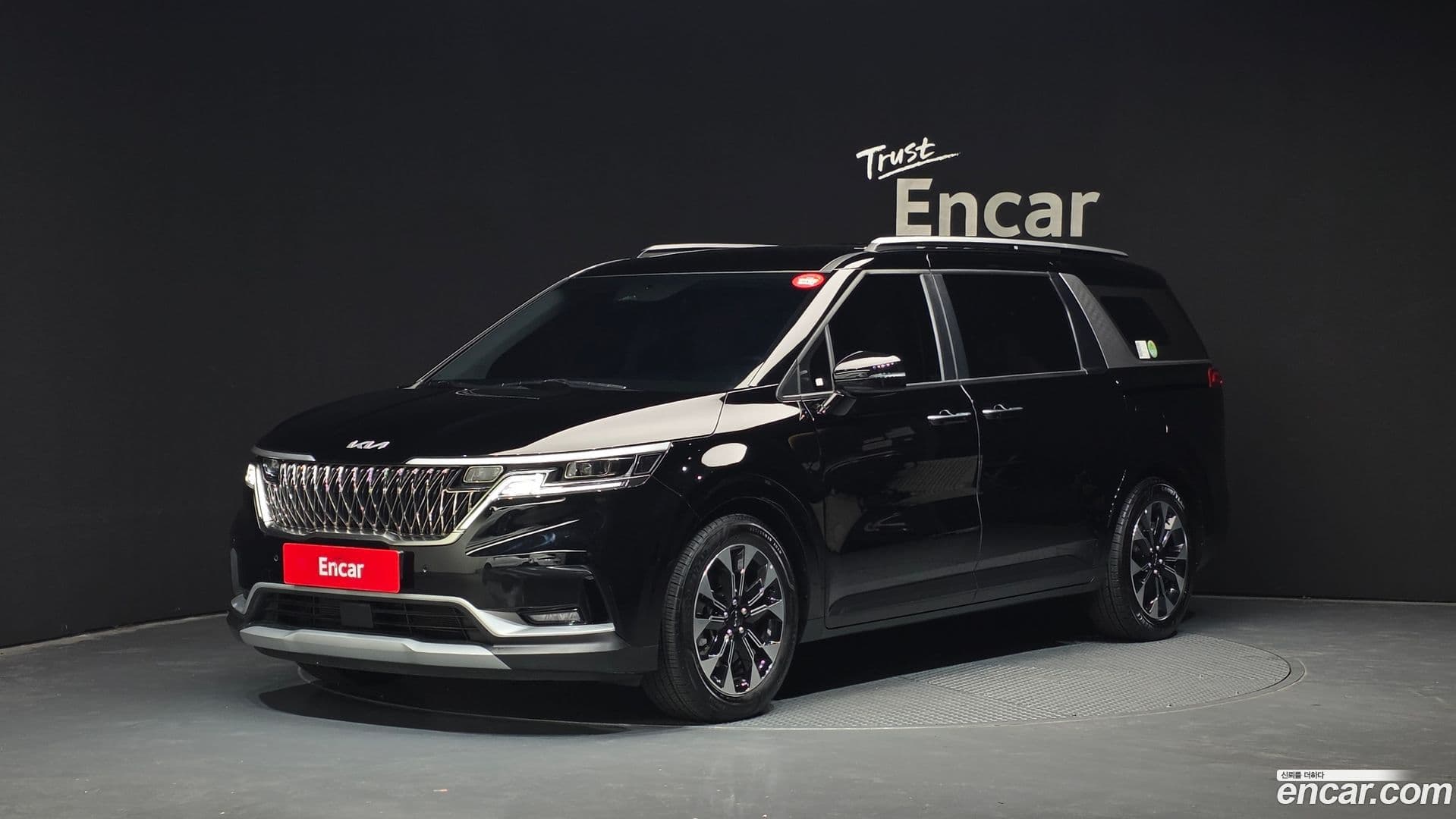 Main__Slider__Photo:Canival Kia 2022.8-0