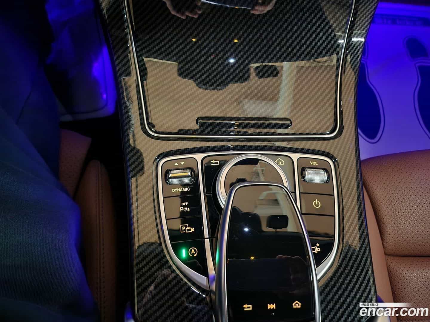 C-Class Mercedes-Benz 2020.3-OPTION-015