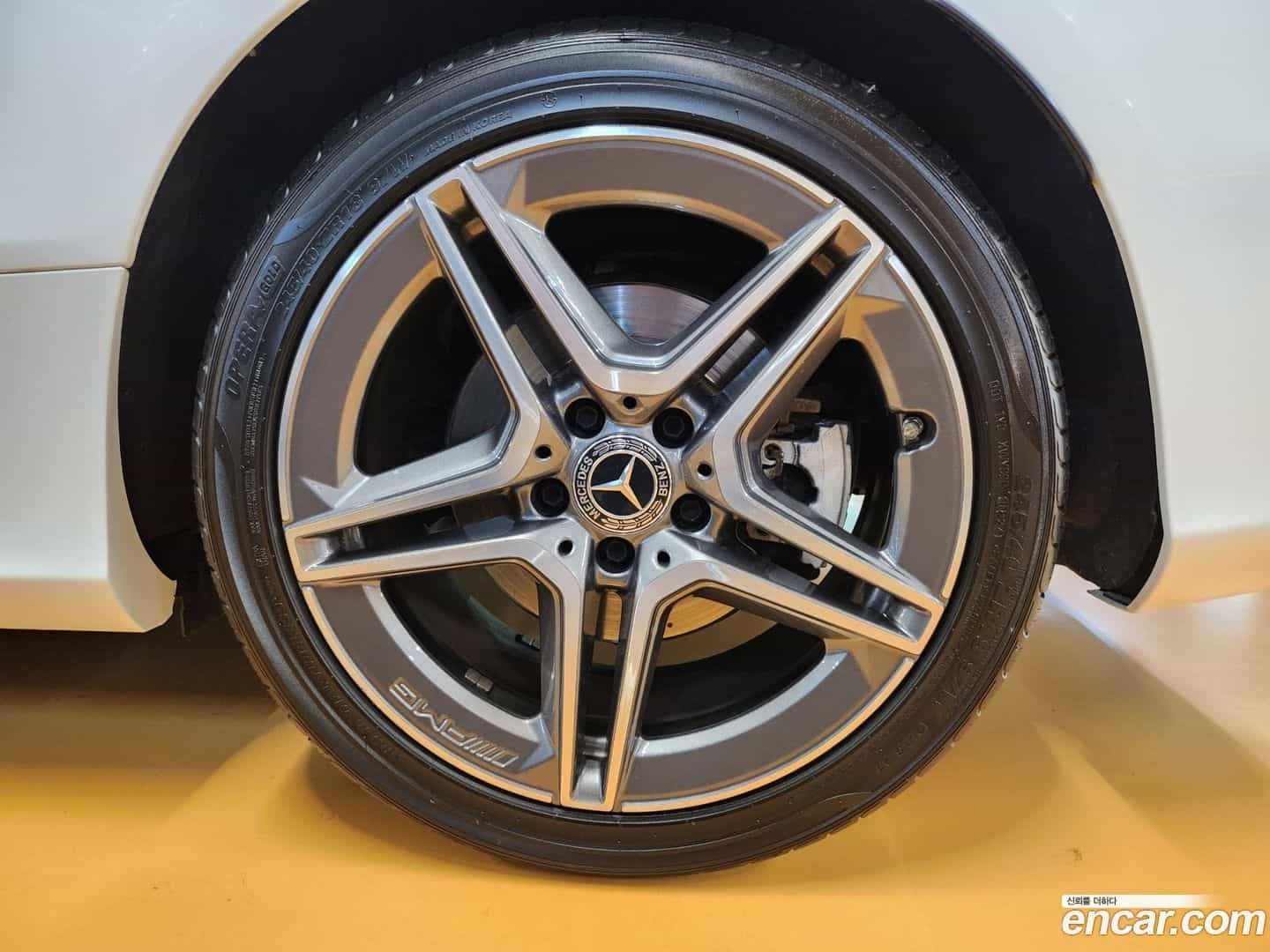 C-Class Mercedes-Benz 2020.3-OPTION-021