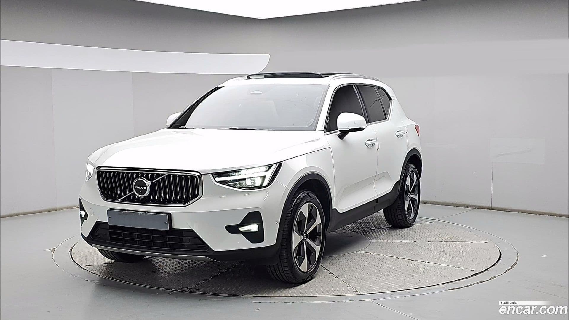 Main__Slider__Photo:XC40 Volvo 2024.2-0