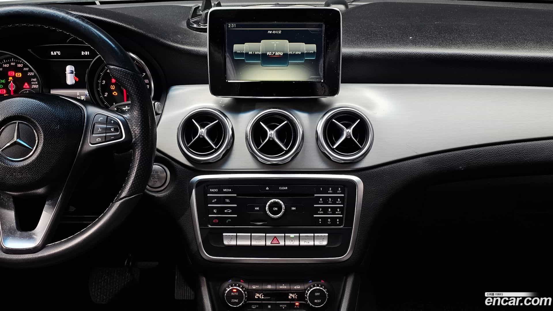 GLA-Class Mercedes-Benz 2018.3-OPTION-018