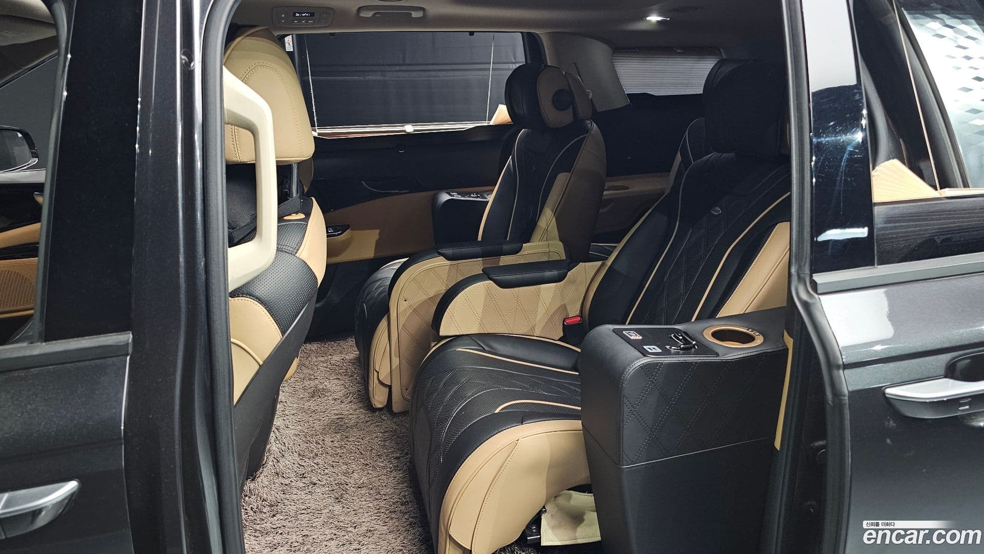 Main__Slider__Photo:Canival Kia 2020.10-0
