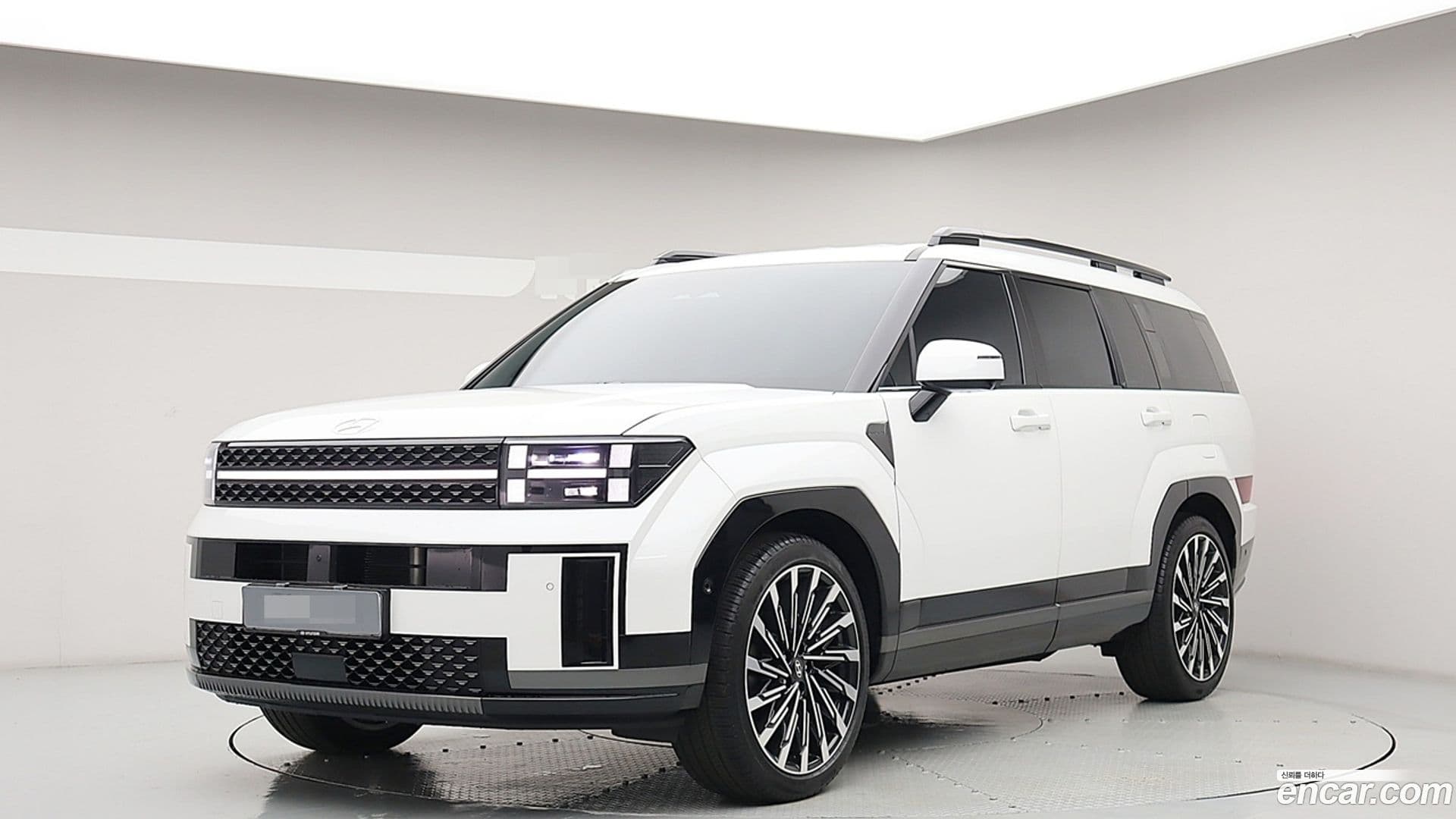 Main__Slider__Photo:Santafe Hyundai 2023.8-0