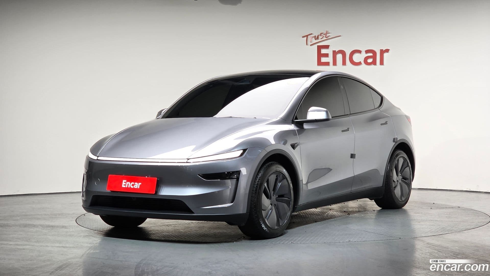 Main__Slider__Photo:Model Y Tesla 2025.4-0