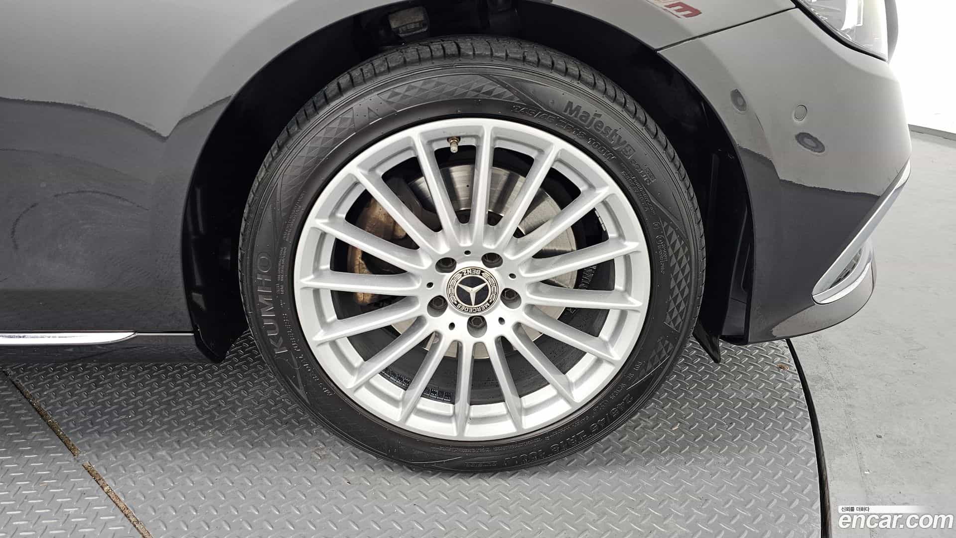 E-Class Mercedes-Benz 2020.11-OUTER-005