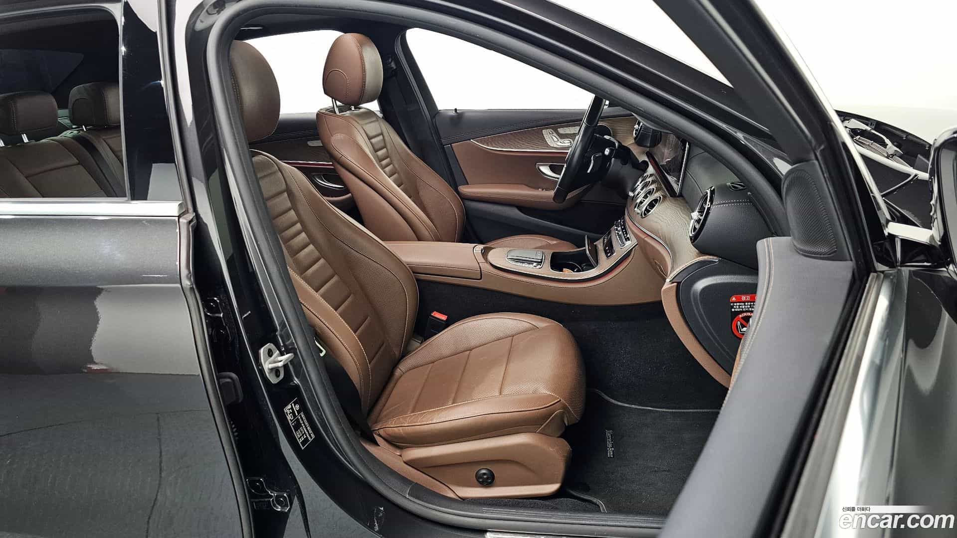 E-Class Mercedes-Benz 2020.11-INNER-010