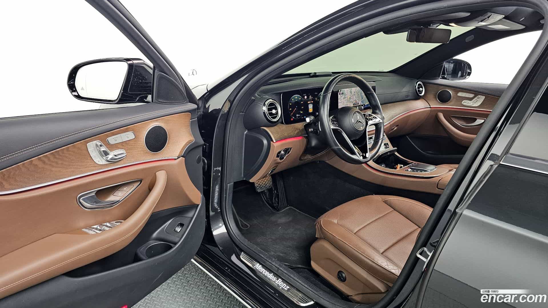 E-Class Mercedes-Benz 2020.11-OPTION-016