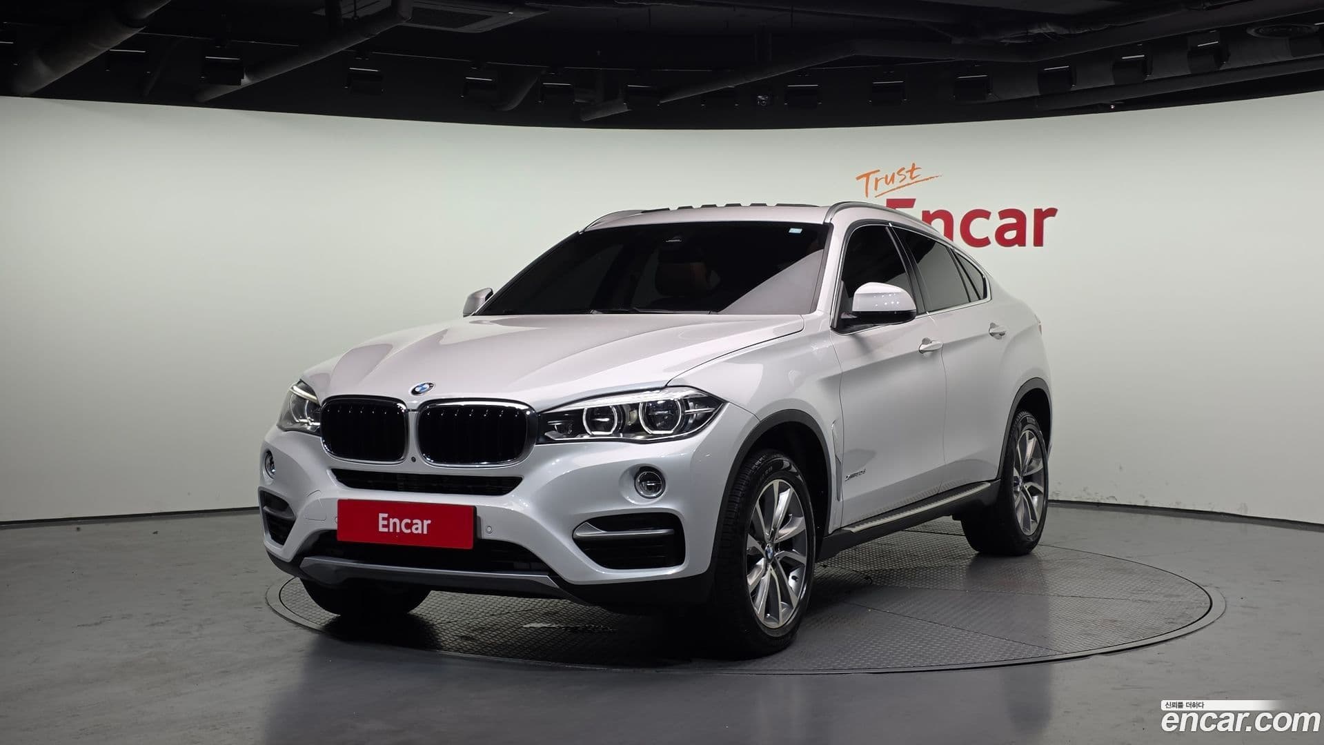 Main__Slider__Photo:X6 BMW 2017.5-0