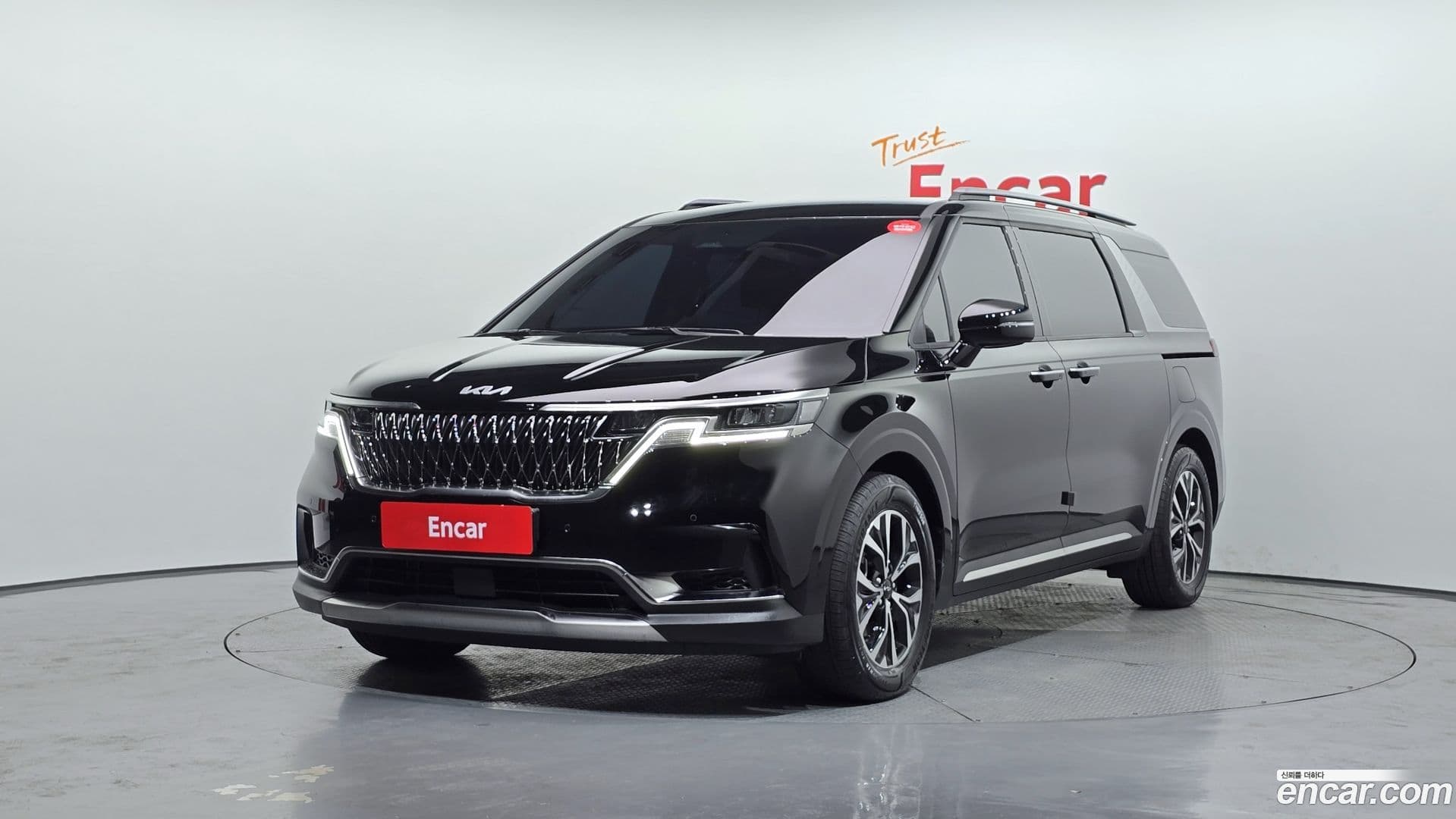 Main__Slider__Photo:Canival Kia 2022.4-0