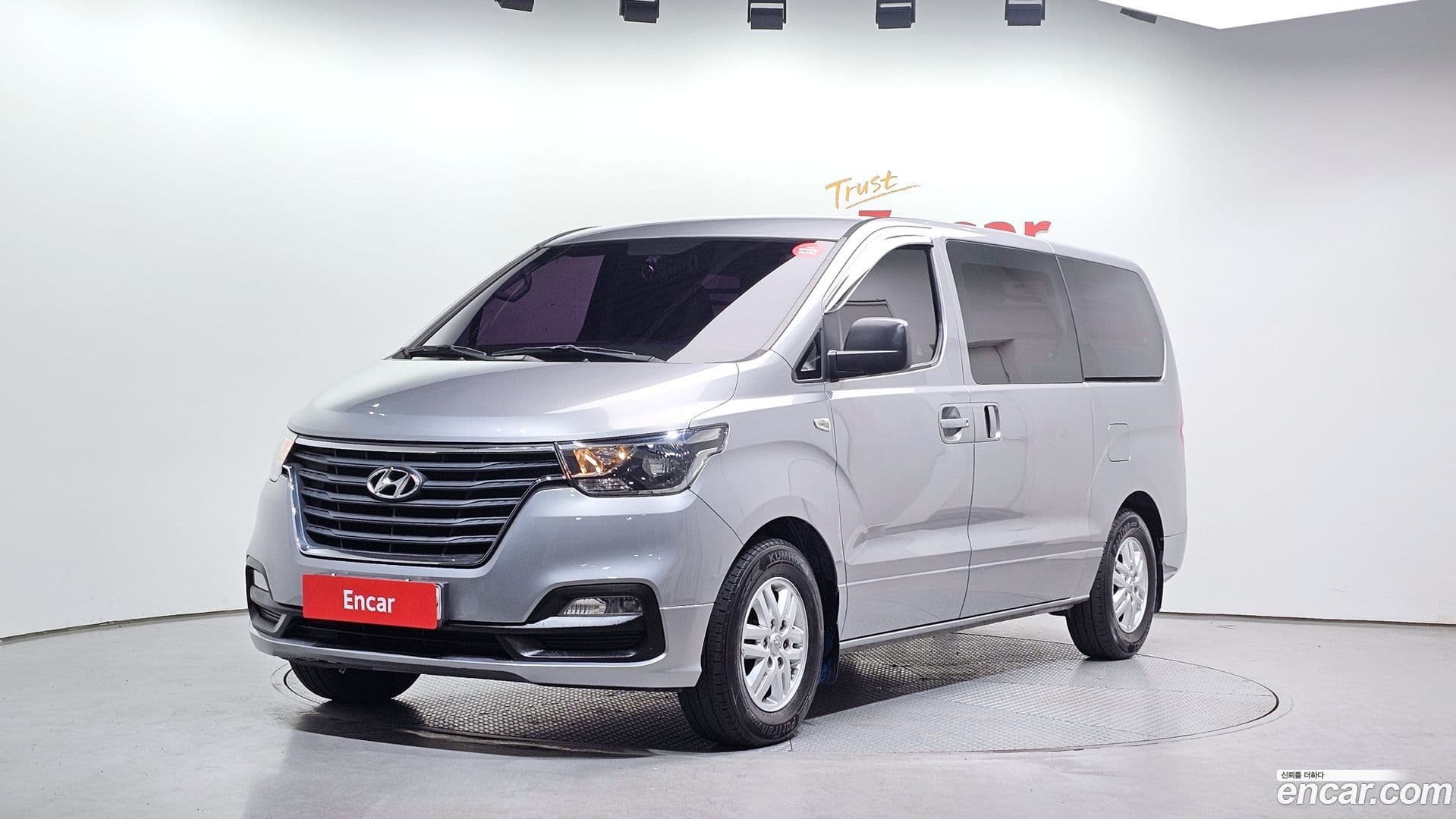 Main__Slider__Photo:Starex Hyundai 2018.8-0