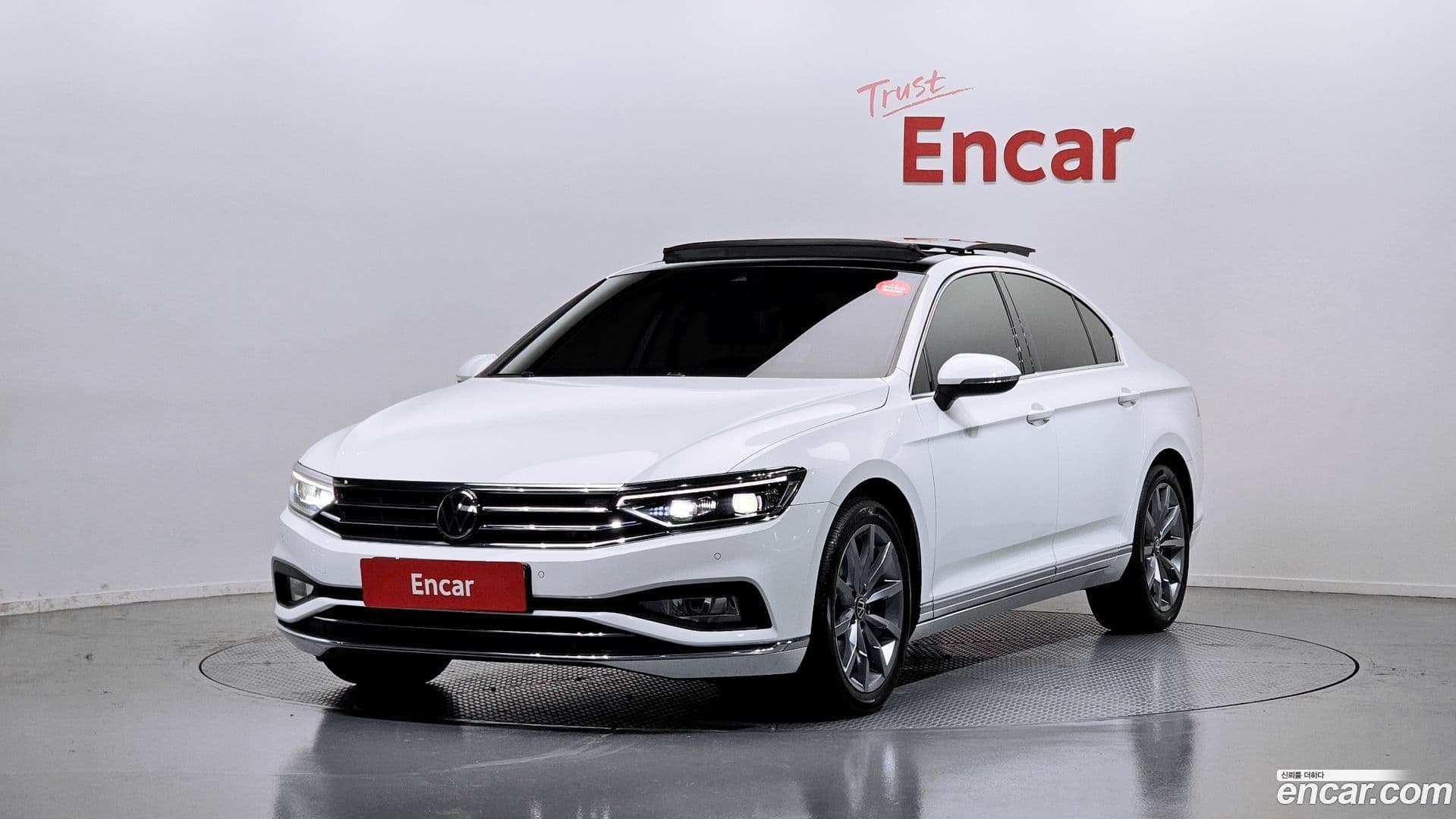 Main__Slider__Photo:Passat Volkswagen 2022.2-0