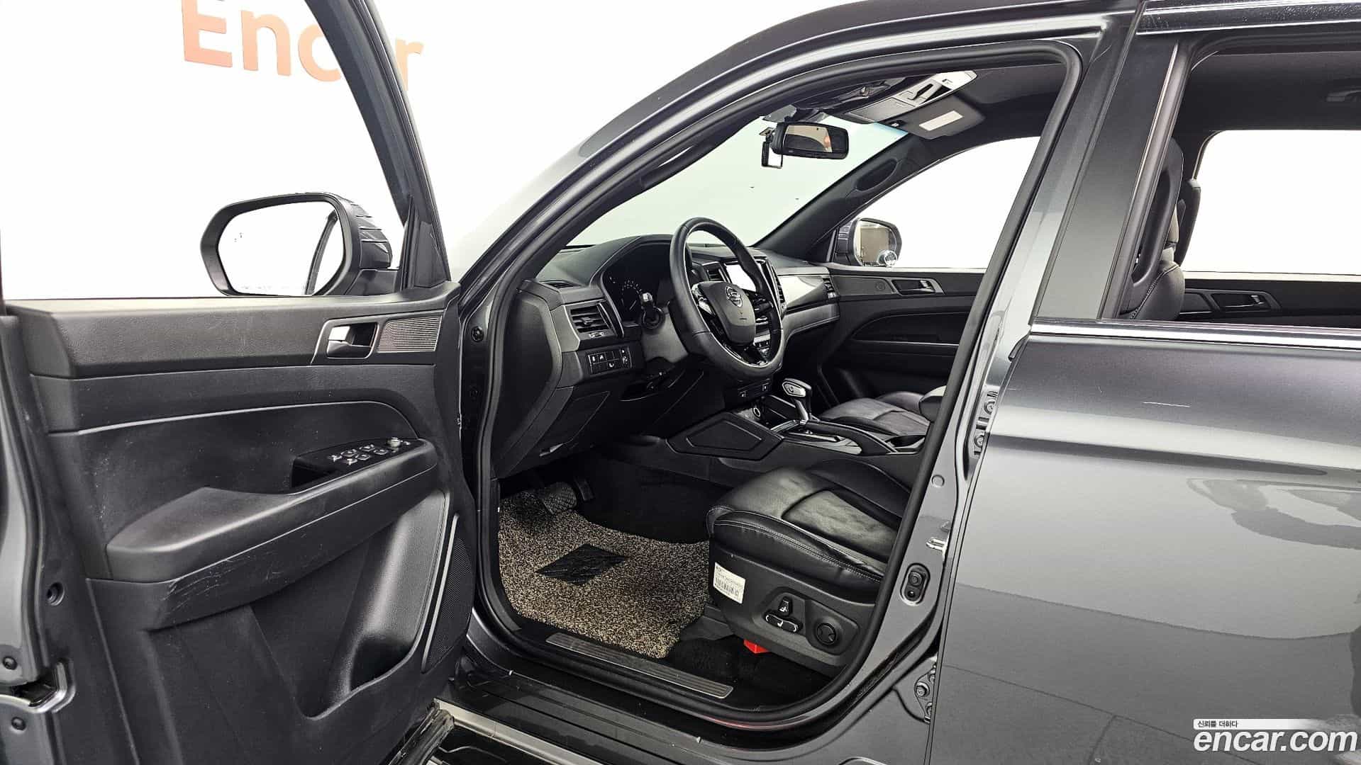 Rexton KG Mobility 2021.5-INNER-010