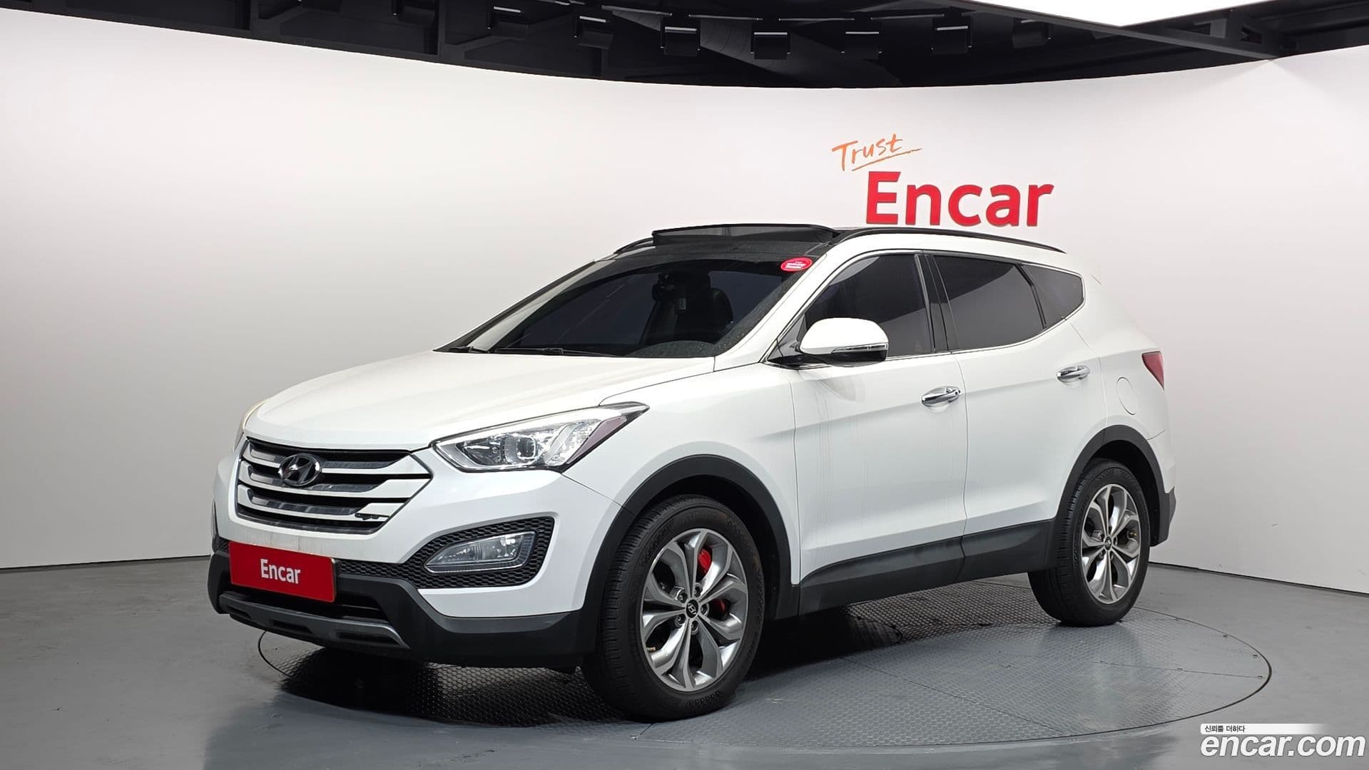 Main__Slider__Photo:Santafe Hyundai 2015.2-0