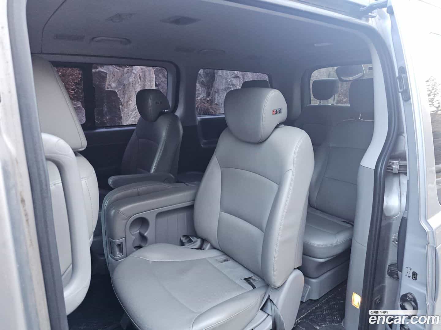 Starex Hyundai 2019.4-INNER-008