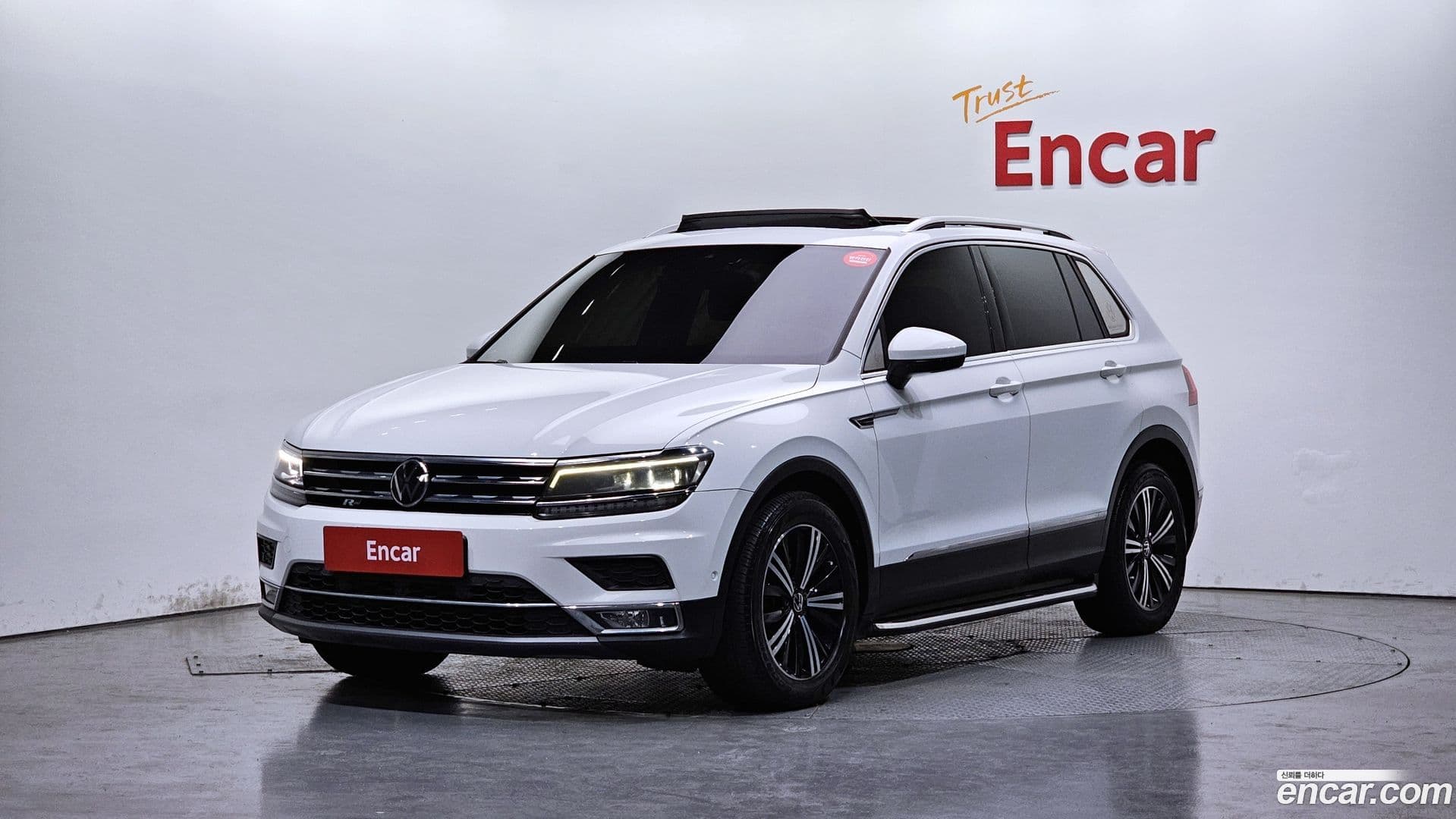 Main__Slider__Photo:Tiguan Volkswagen 2018.4-0
