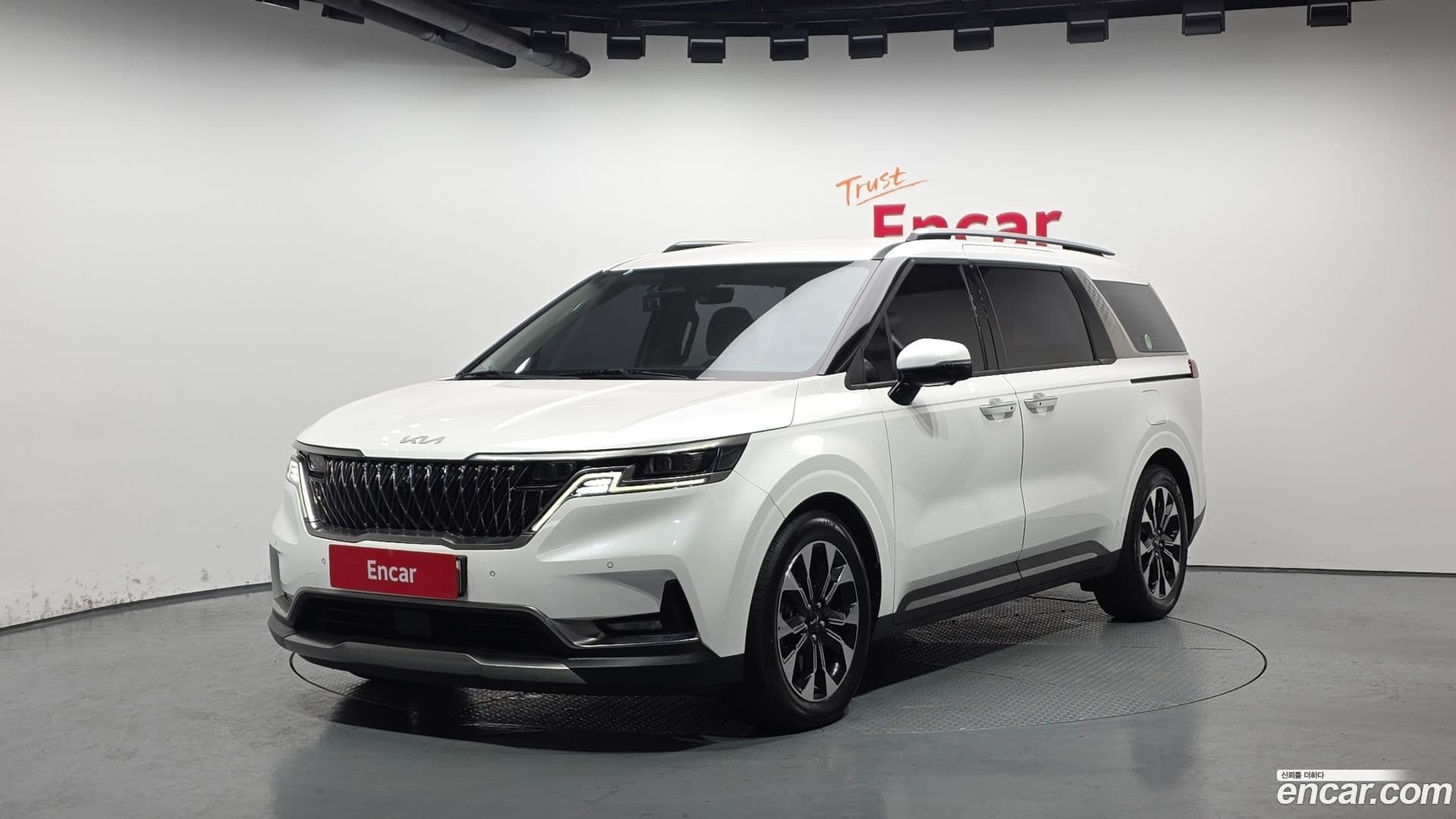 Main__Slider__Photo:Canival Kia 2021.10-0