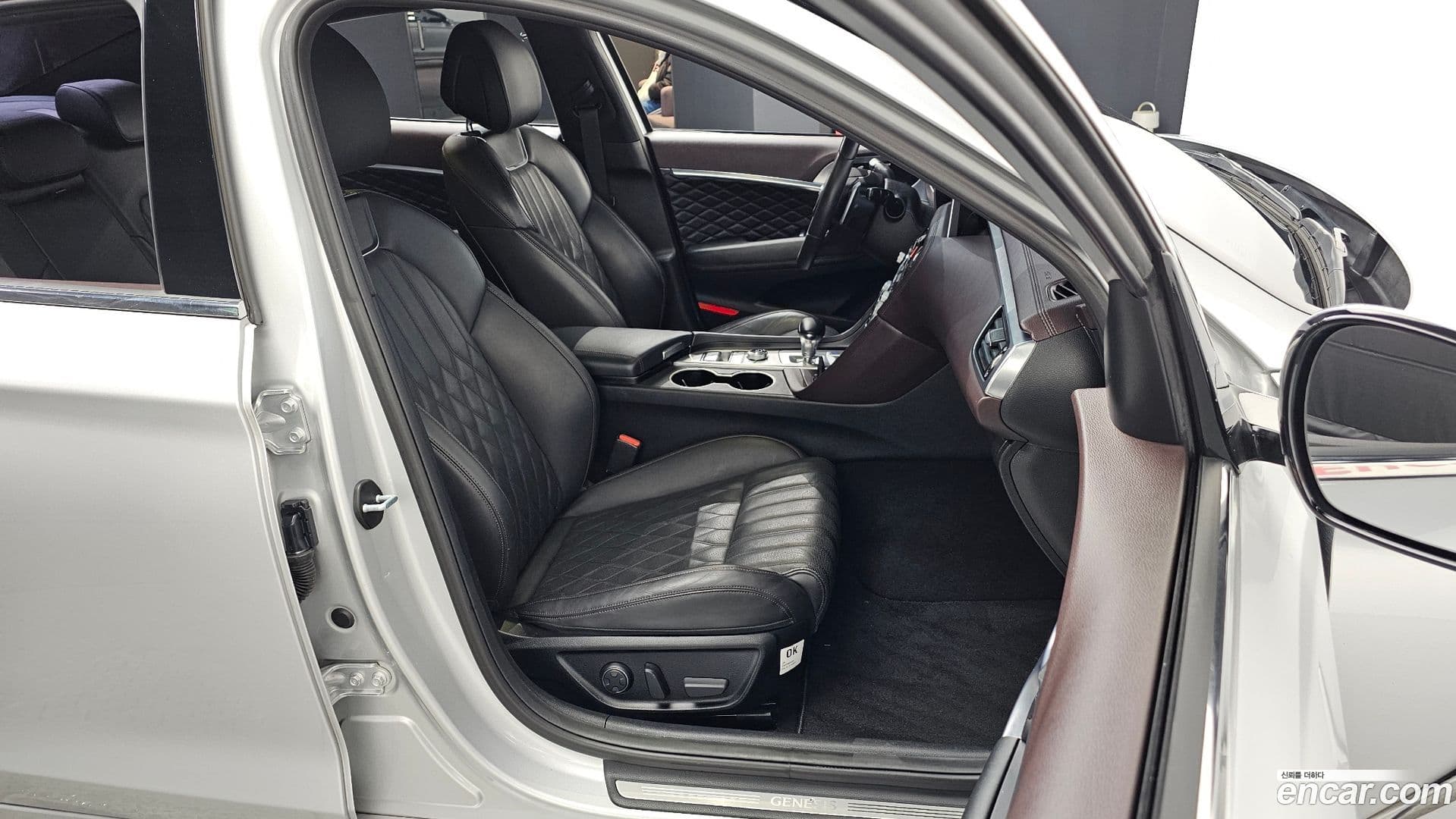 Main__Slider__Photo:G70 Genesis 2019.2-11