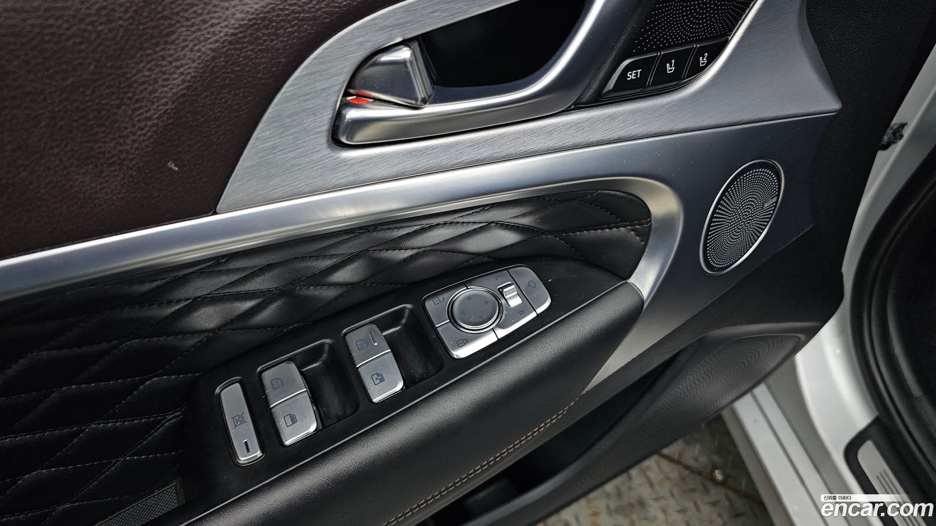 Main__Slider__Photo:G70 Genesis 2019.2-12