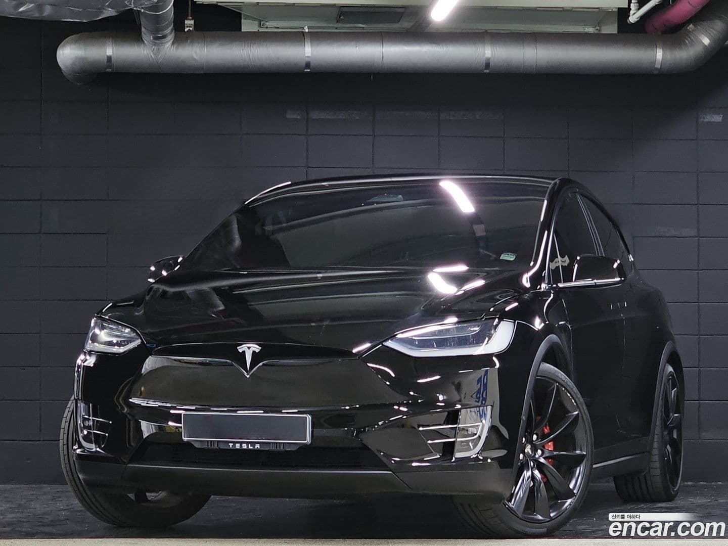 Main__Slider__Photo:Model X Tesla 2019.11-0