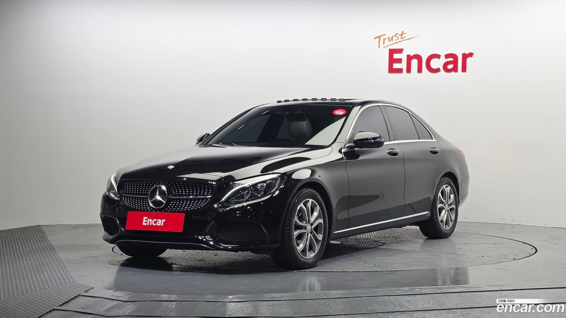 Main__Slider__Photo:C-Class Mercedes-Benz 2017.0-0