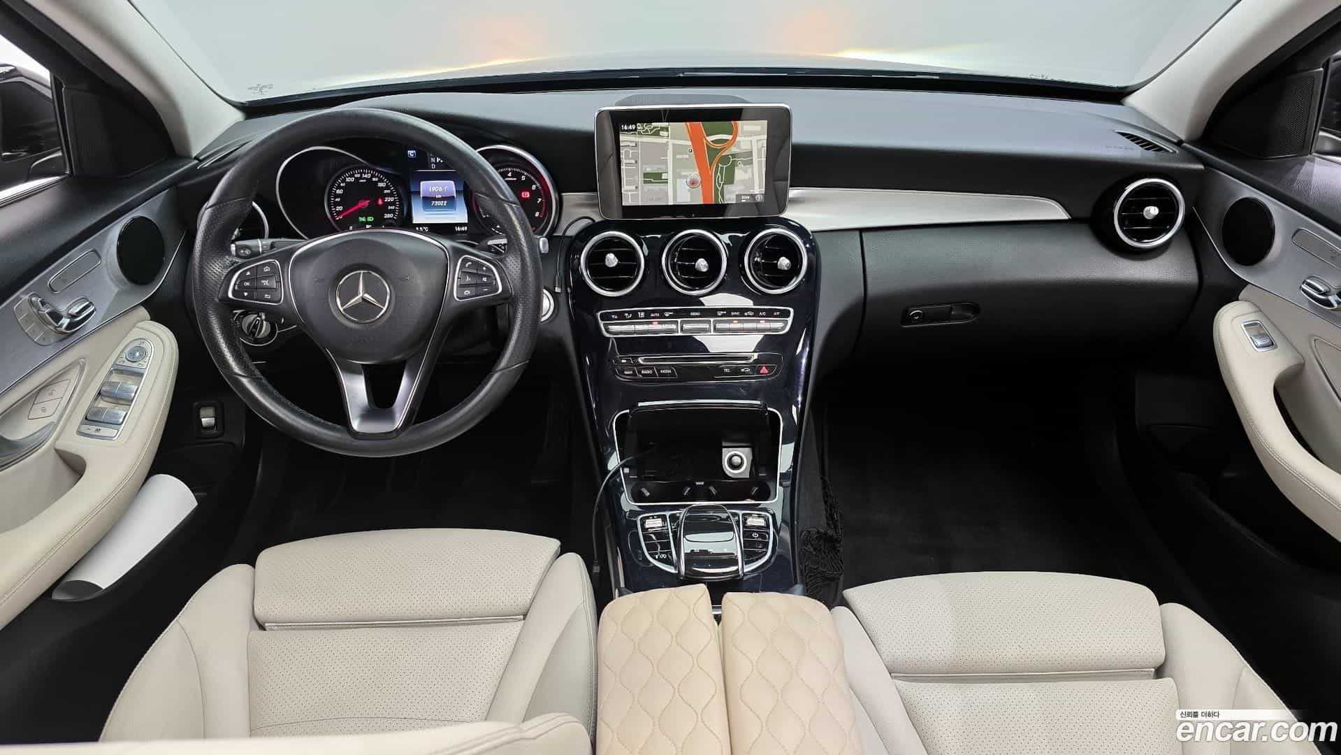 C-Class Mercedes-Benz 2017.0-INNER-007