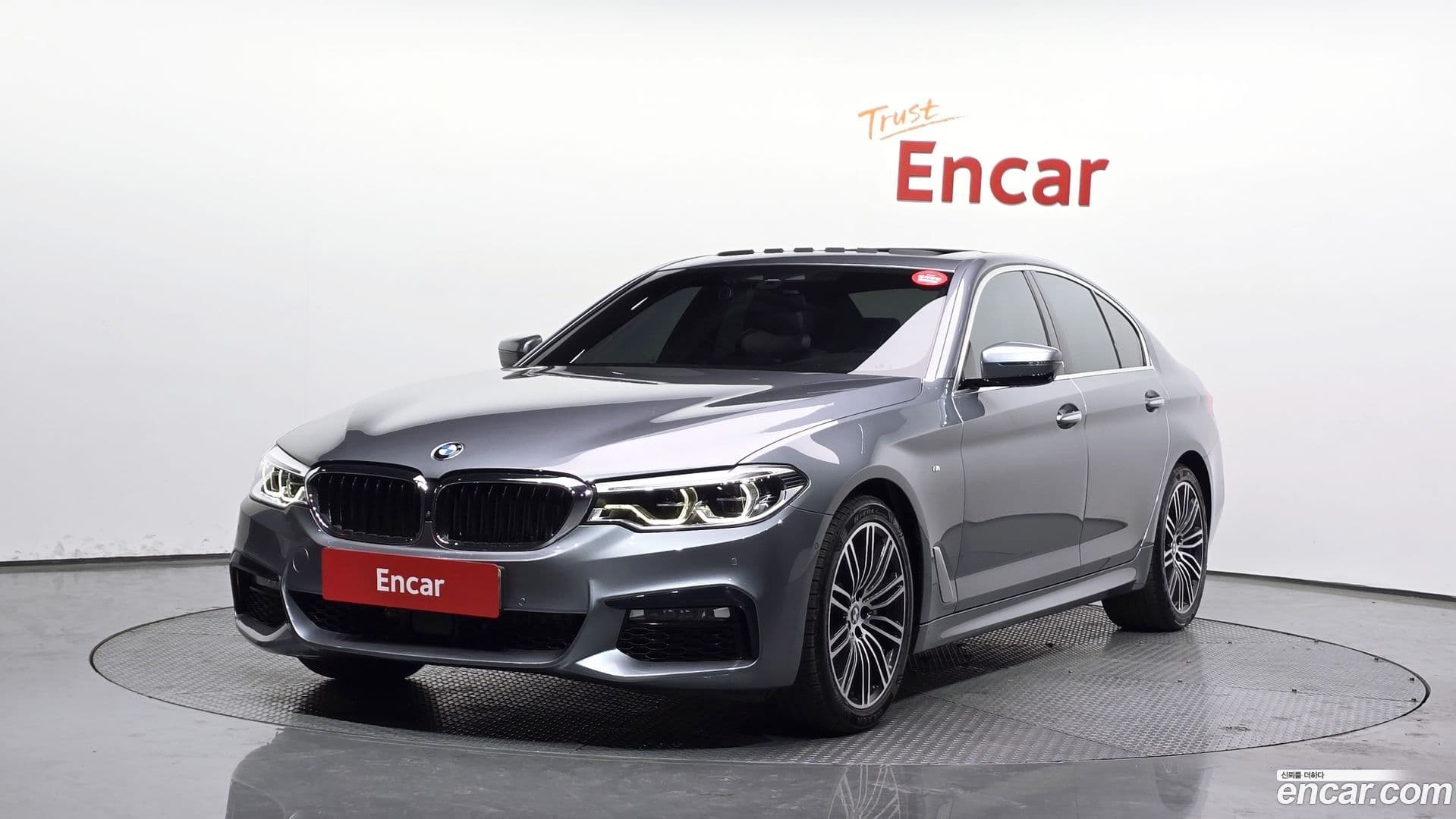 Main__Slider__Photo:5-Series BMW 2017.10-0