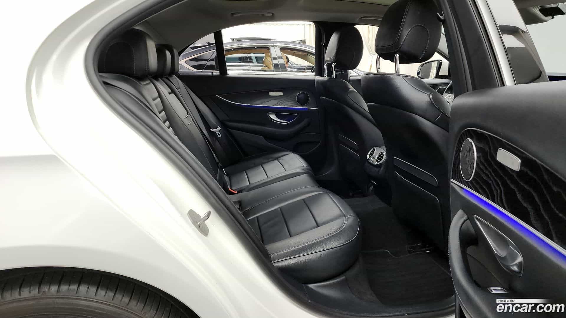 E-Class Mercedes-Benz 2016.8-OPTION-016