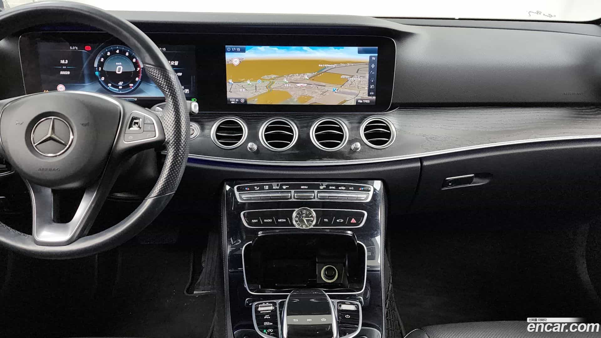 E-Class Mercedes-Benz 2016.8-OPTION-018