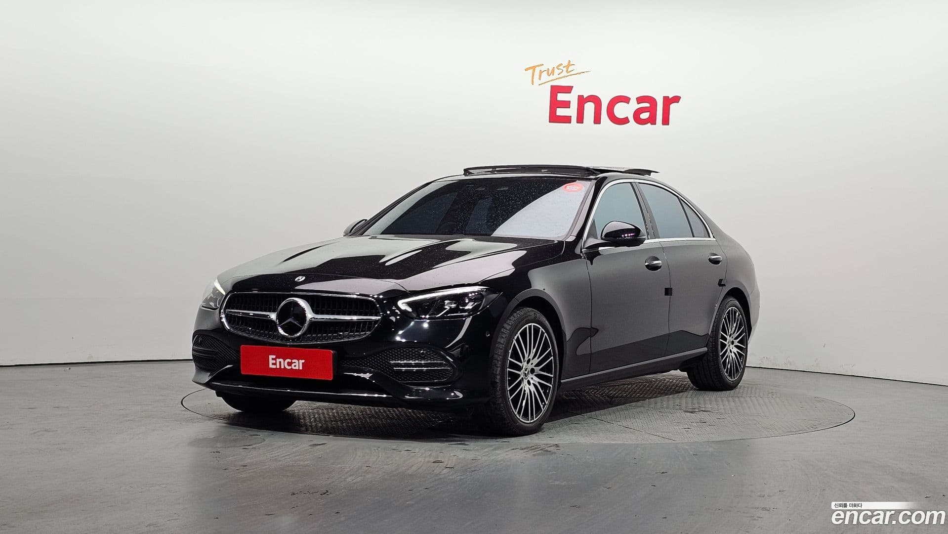 Main__Slider__Photo:C-Class Mercedes-Benz 2022.10-0